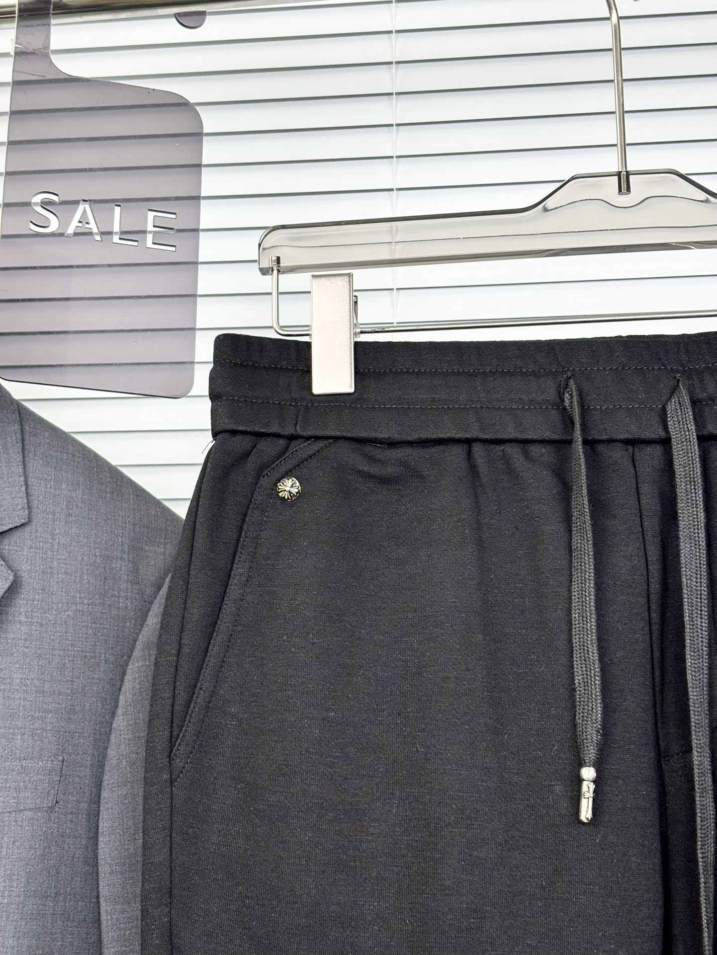 Men’s Leisure Pants: Crom Trading Company’s Steel-Resistant, Refreshing, Spiritual Style - 图片 4