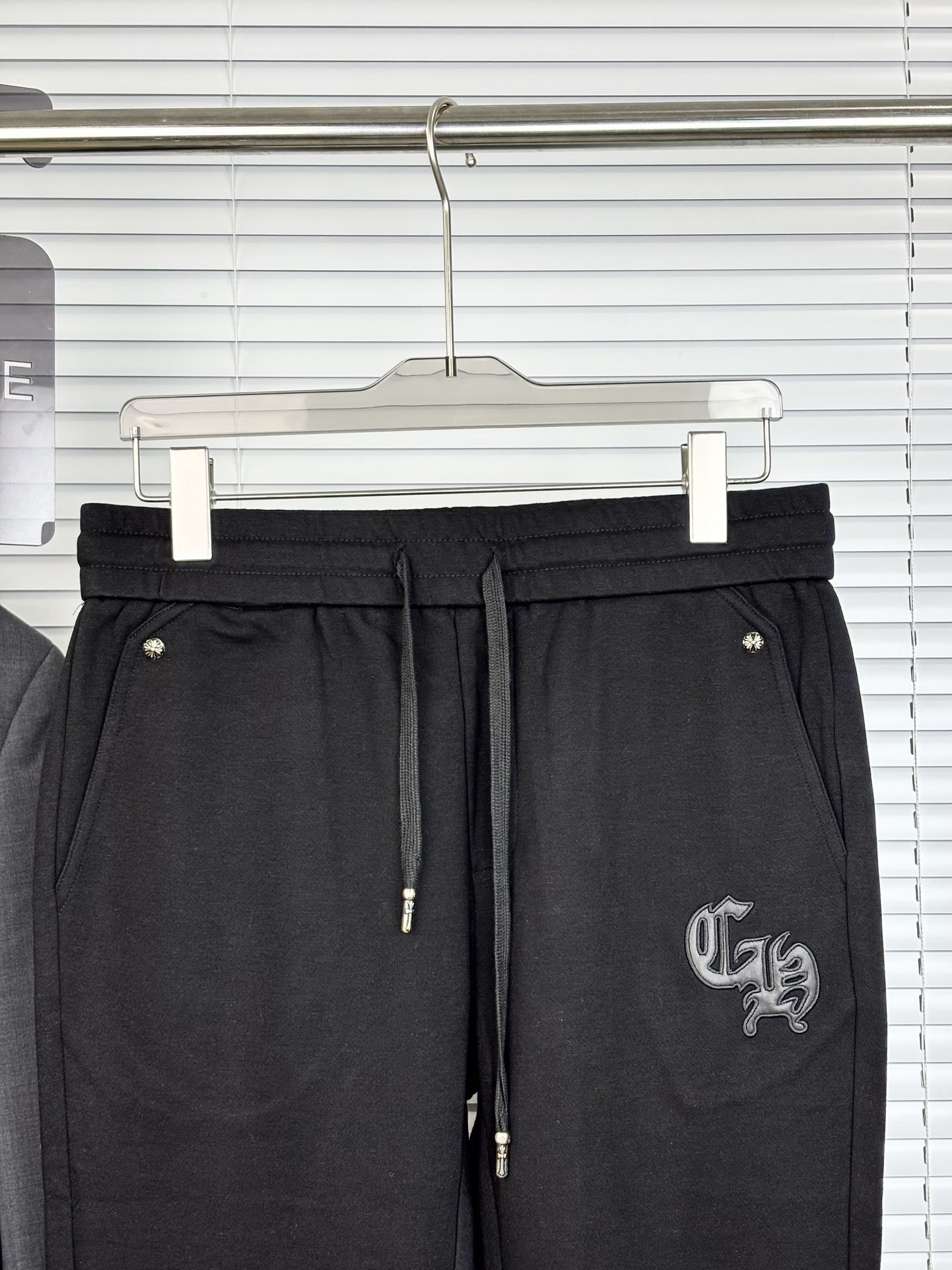 Men’s Leisure Pants: Crom Trading Company’s Steel-Resistant, Refreshing, Spiritual Style - 图片 3