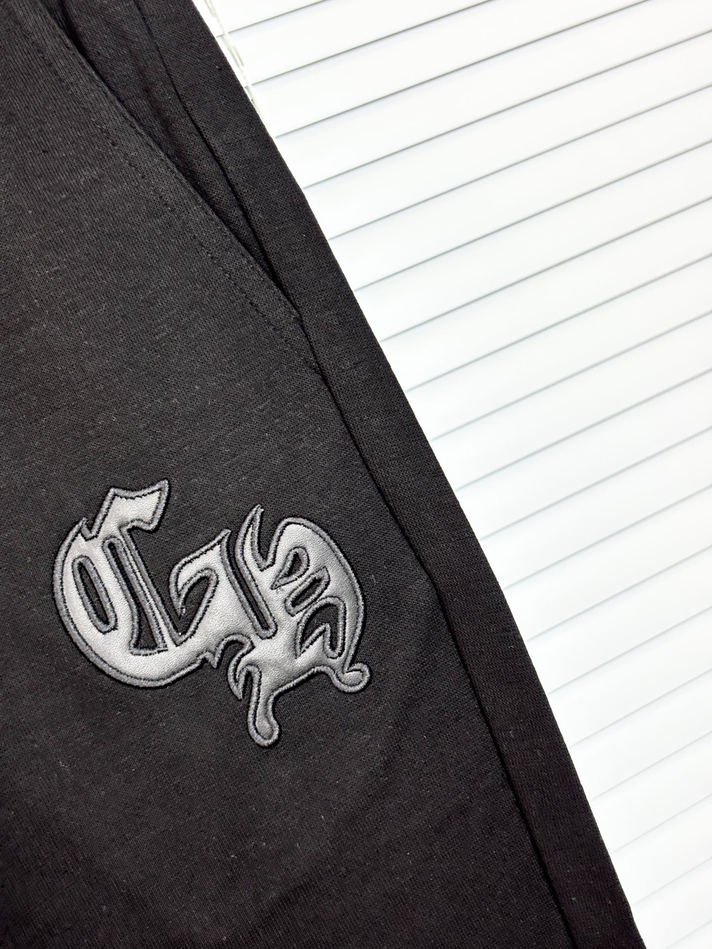 Men’s Leisure Pants: Crom Trading Company’s Steel-Resistant, Refreshing, Spiritual Style - 图片 7