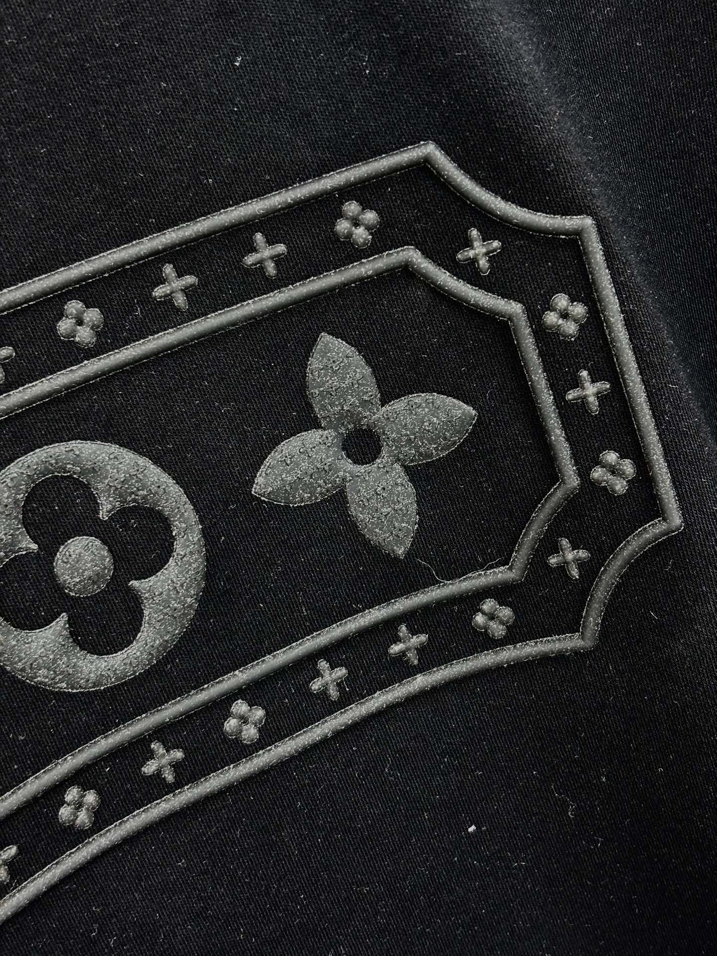  2025ss春夏最新款圆领时尚短袖T恤，定制纯棉面料！贴肤舒适透气！耐看又好穿，是25年主推的系列之一