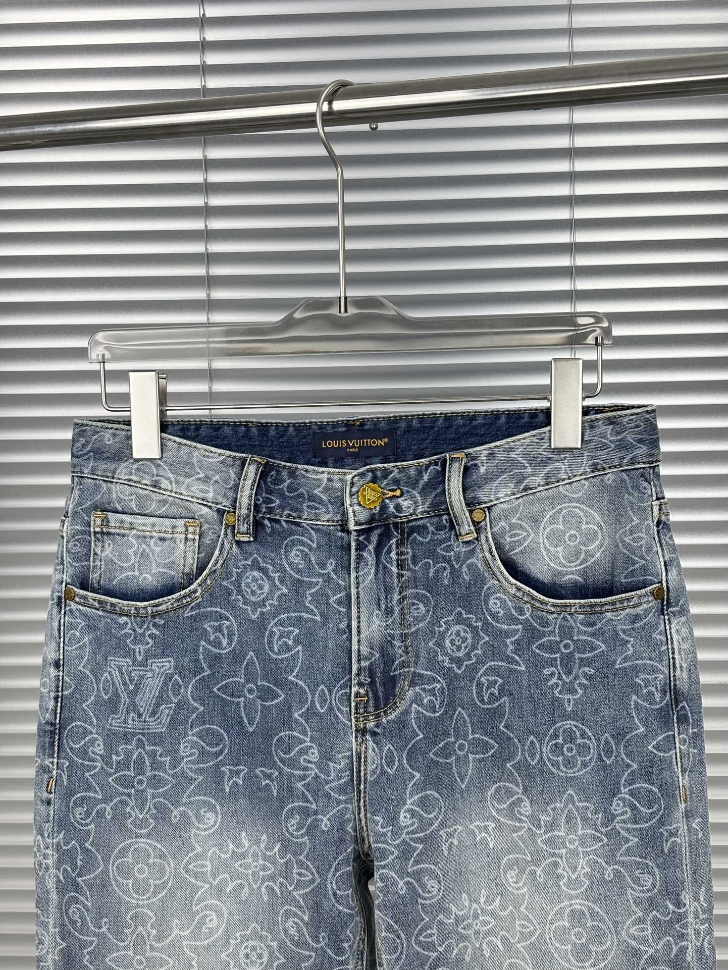 新款上市 🔥🔥春夏款原单爆款牛仔裤👖超级定制款，原版五金，超级重工工艺，版型超赞👍细节做工无可挑剔！款式