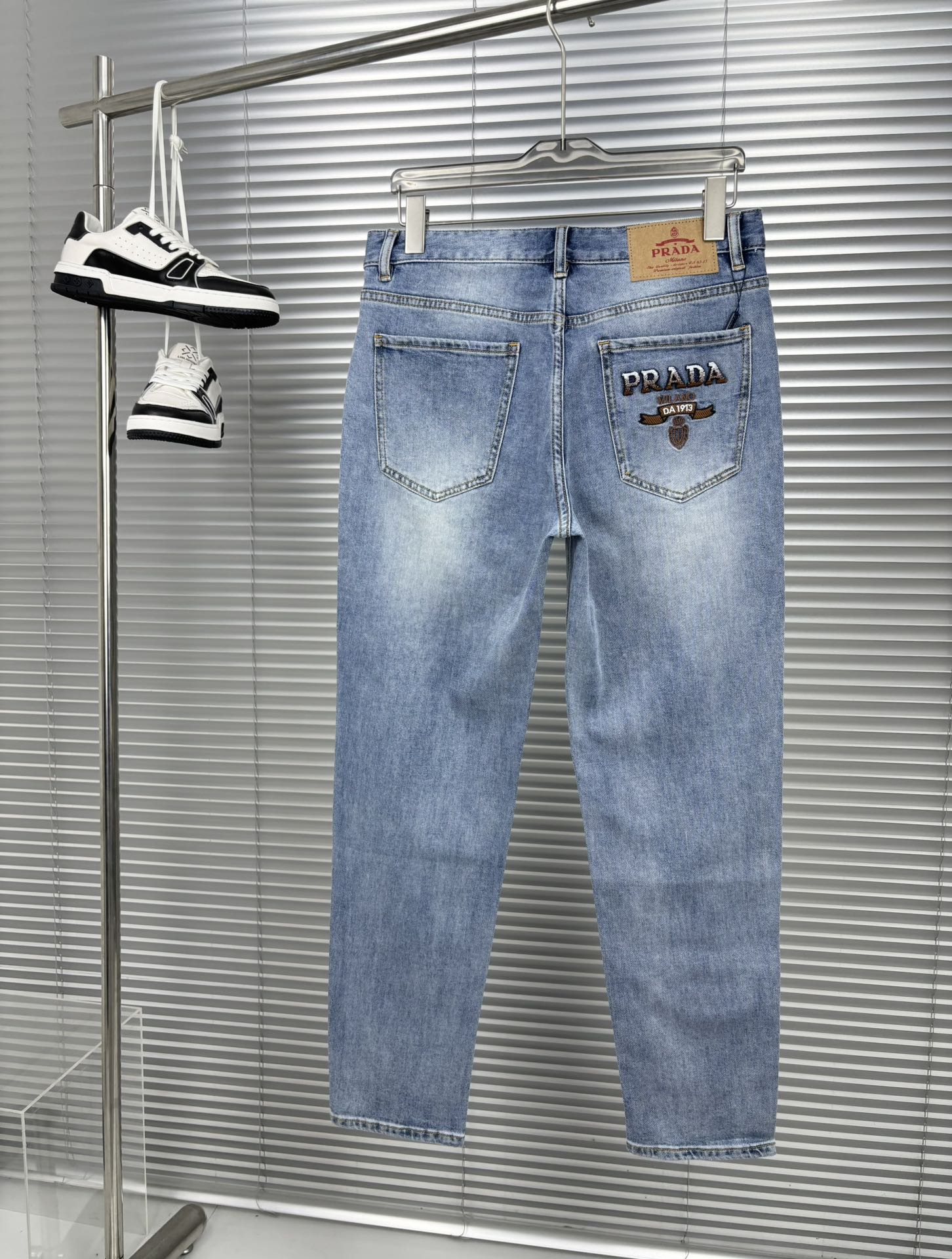 新款上市 🔥🔥春夏款原单爆款牛仔裤👖超级定制款，原版五金，超级重工工艺，版型超赞👍细节做工无可挑剔！款式