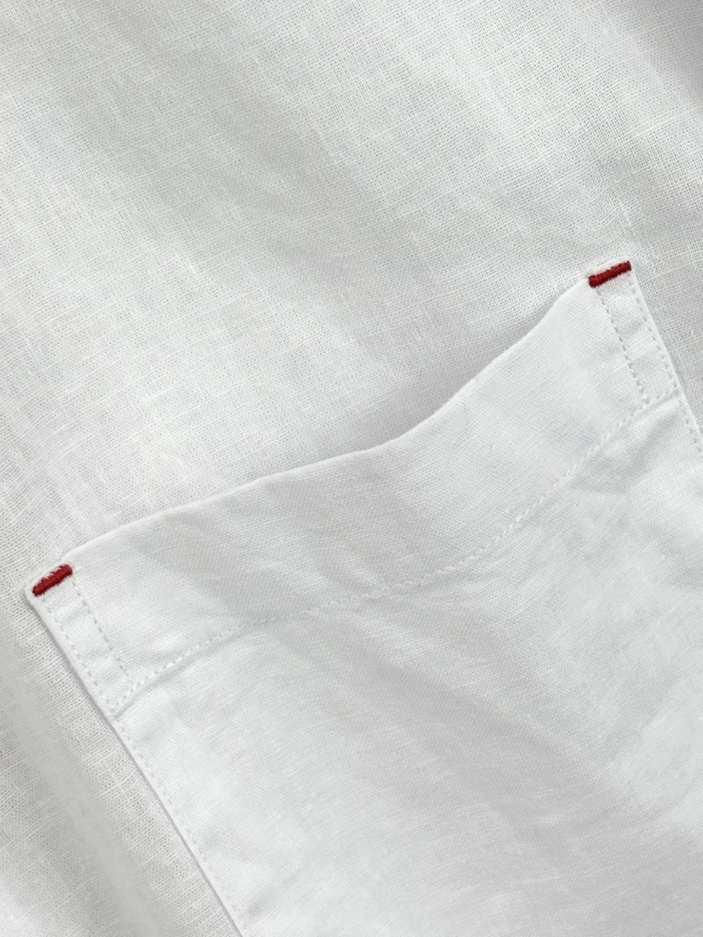 Kiton25春夏新款,爱上小红扣!甄选透气天然亚麻面料金典方尖领设计休闲长袖衬衫。解锁绅装新境界:亚麻