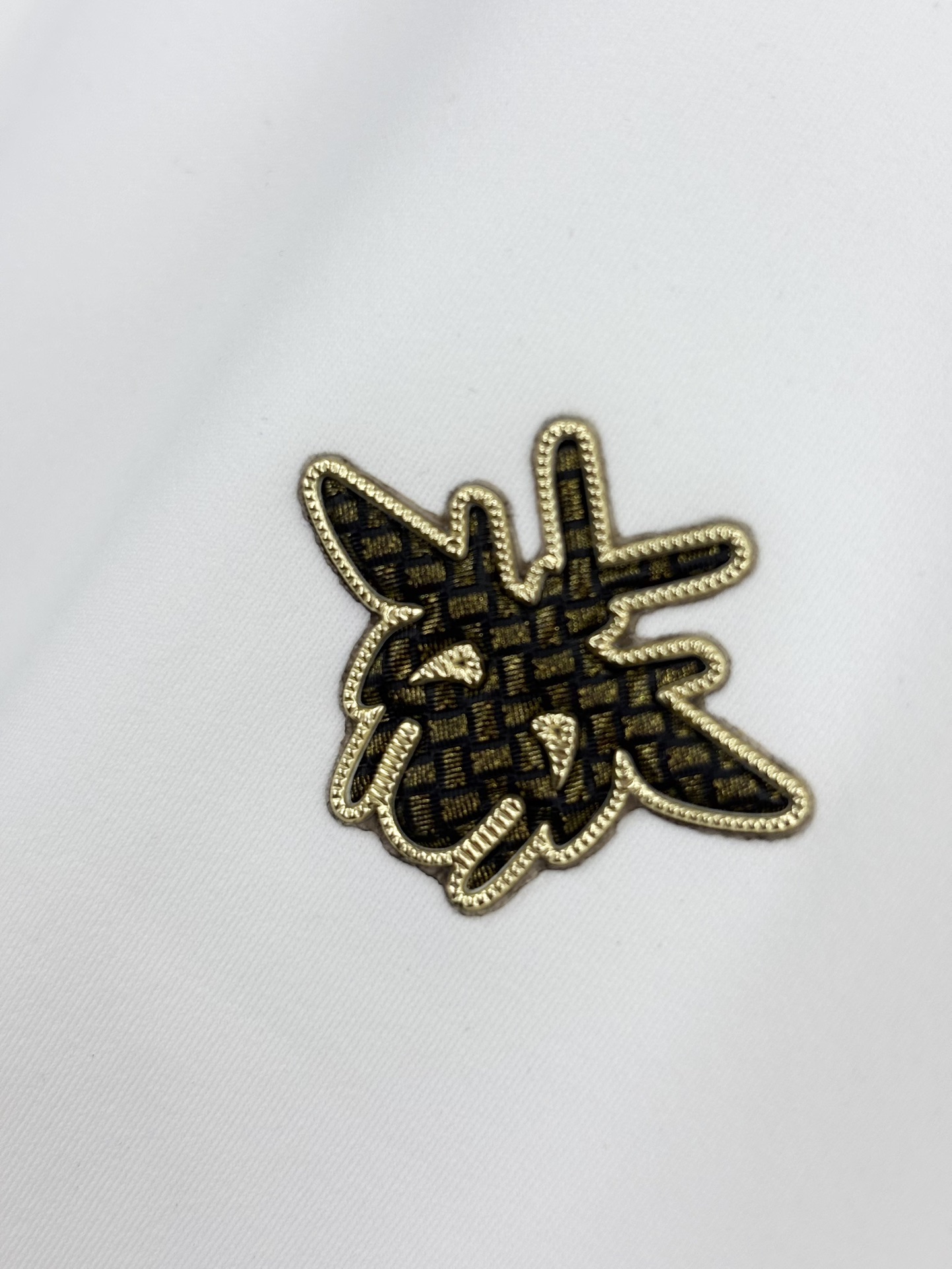 25S新款休闲长袖衬衫!!都市日常与商务出行穿着的长袖衬衫。款型简约利落，采用进口棉质面料，品质与舒适性