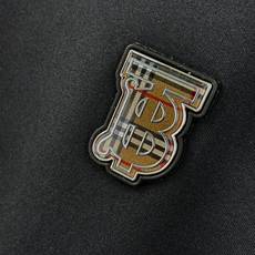 25S新款休闲长袖衬衫!!都市日常与商务出行穿着的长袖衬衫。款型简约利落,采用进口棉质面料,品质与舒适性 25S新款休闲长袖衬衫!!都市日常与商务出行穿着的长袖衬衫。款型简约利落,采用进口棉质面料,品质与舒适性