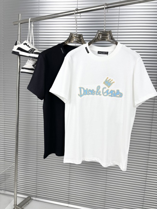 Dolce & Gabbana Men's Crewneck T-Shirt with Crown Logo - Soft 240g Fabric 1 Dolce & Gabbana Men's Crewneck T-Shirt with Crown Logo - Soft 240g Fabric