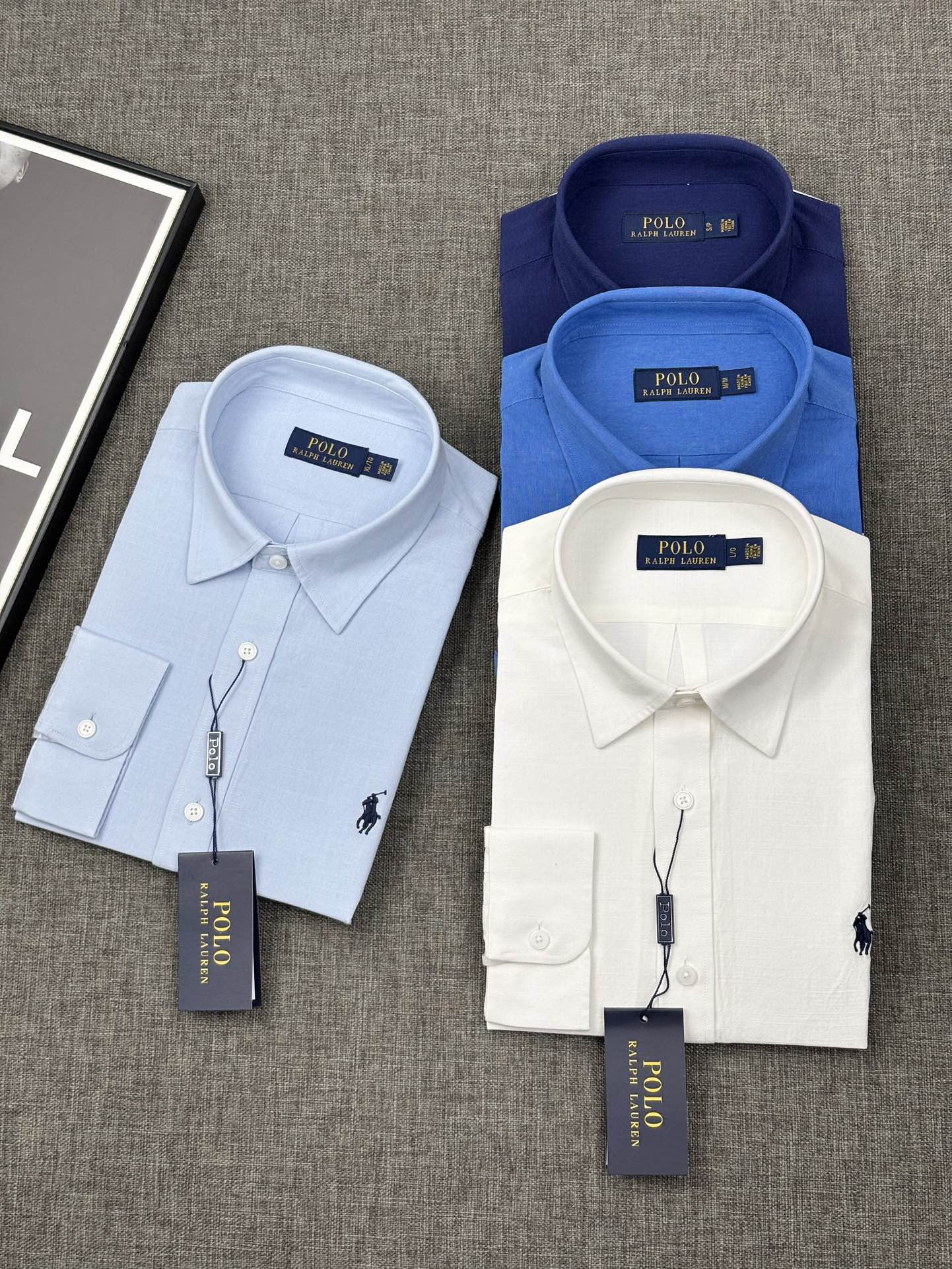 High-Quality Cotton Sleeves for Men – Classic Green King Shirt with Family Aesthetic Tone - 图片 1