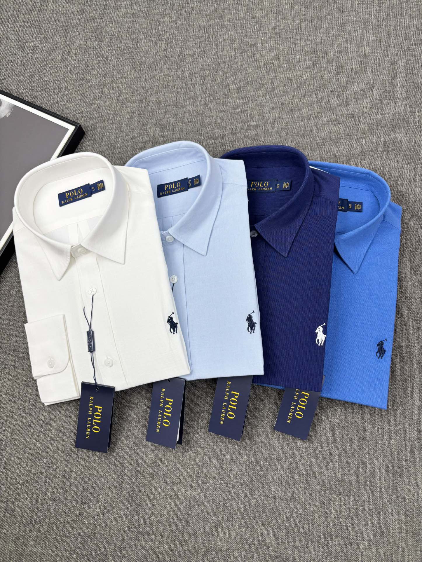 High-Quality Cotton Sleeves for Men – Classic Green King Shirt with Family Aesthetic Tone - 图片 3
