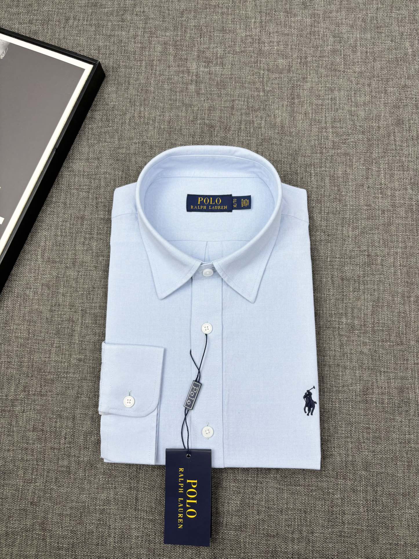 High-Quality Cotton Sleeves for Men – Classic Green King Shirt with Family Aesthetic Tone - 图片 7