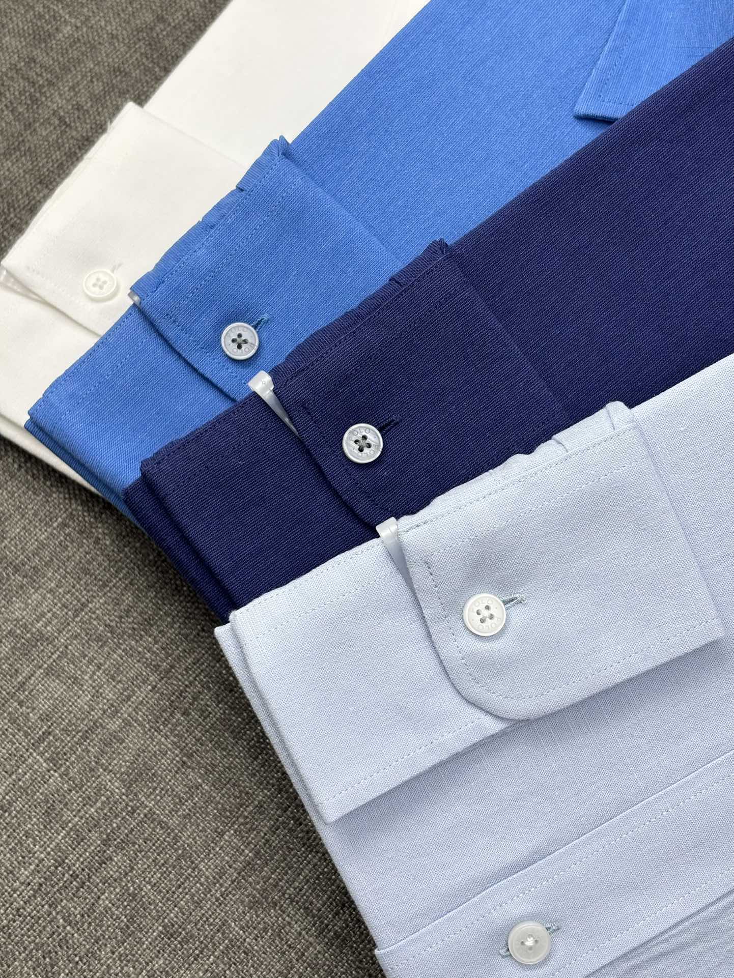 High-Quality Cotton Sleeves for Men – Classic Green King Shirt with Family Aesthetic Tone - 图片 5