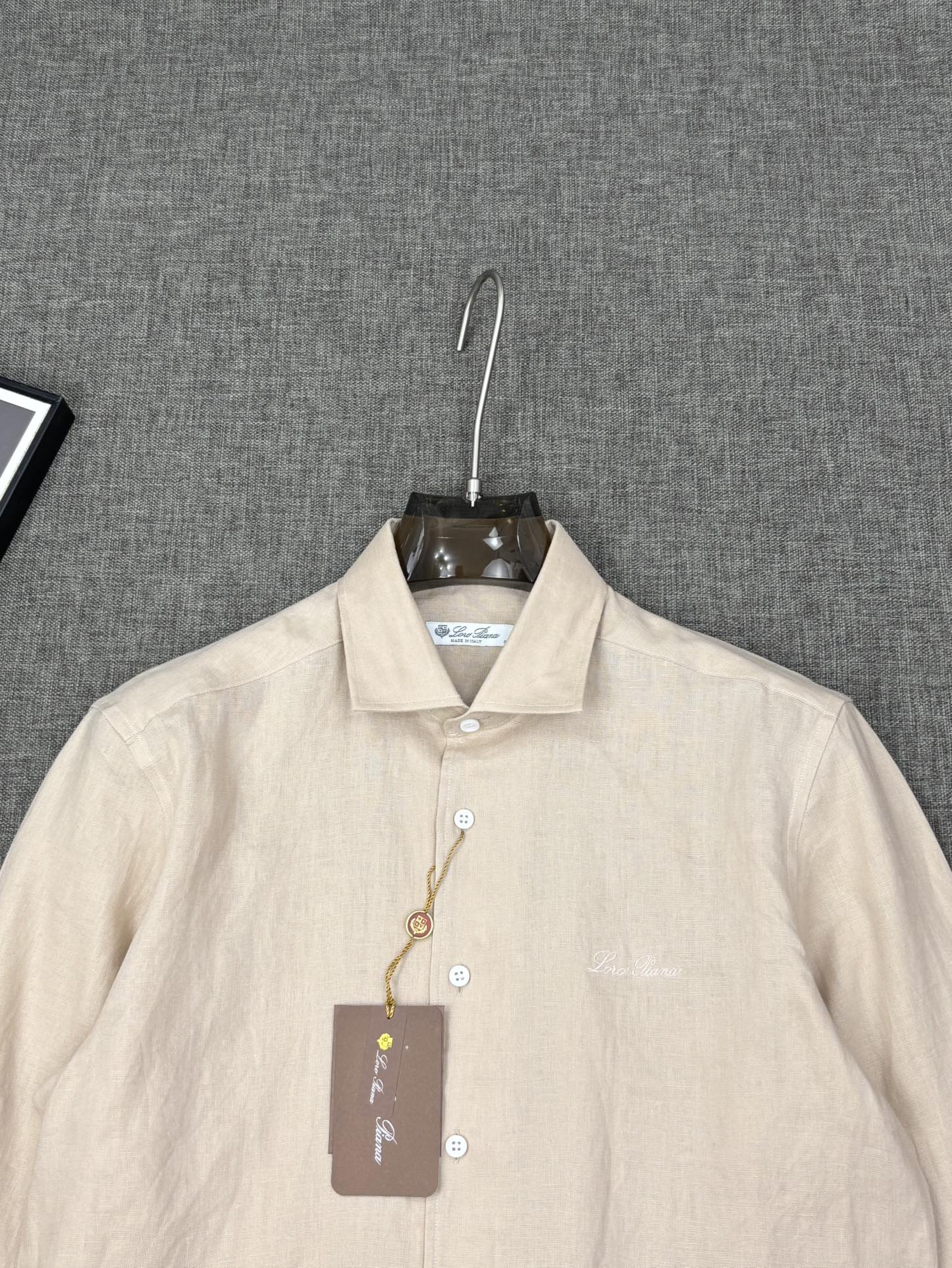 2026史诗级别的亚麻衬衫，Loro Piana独家巨献，多色入荷。原汁原味100%亚麻面料衬衫，麻料以