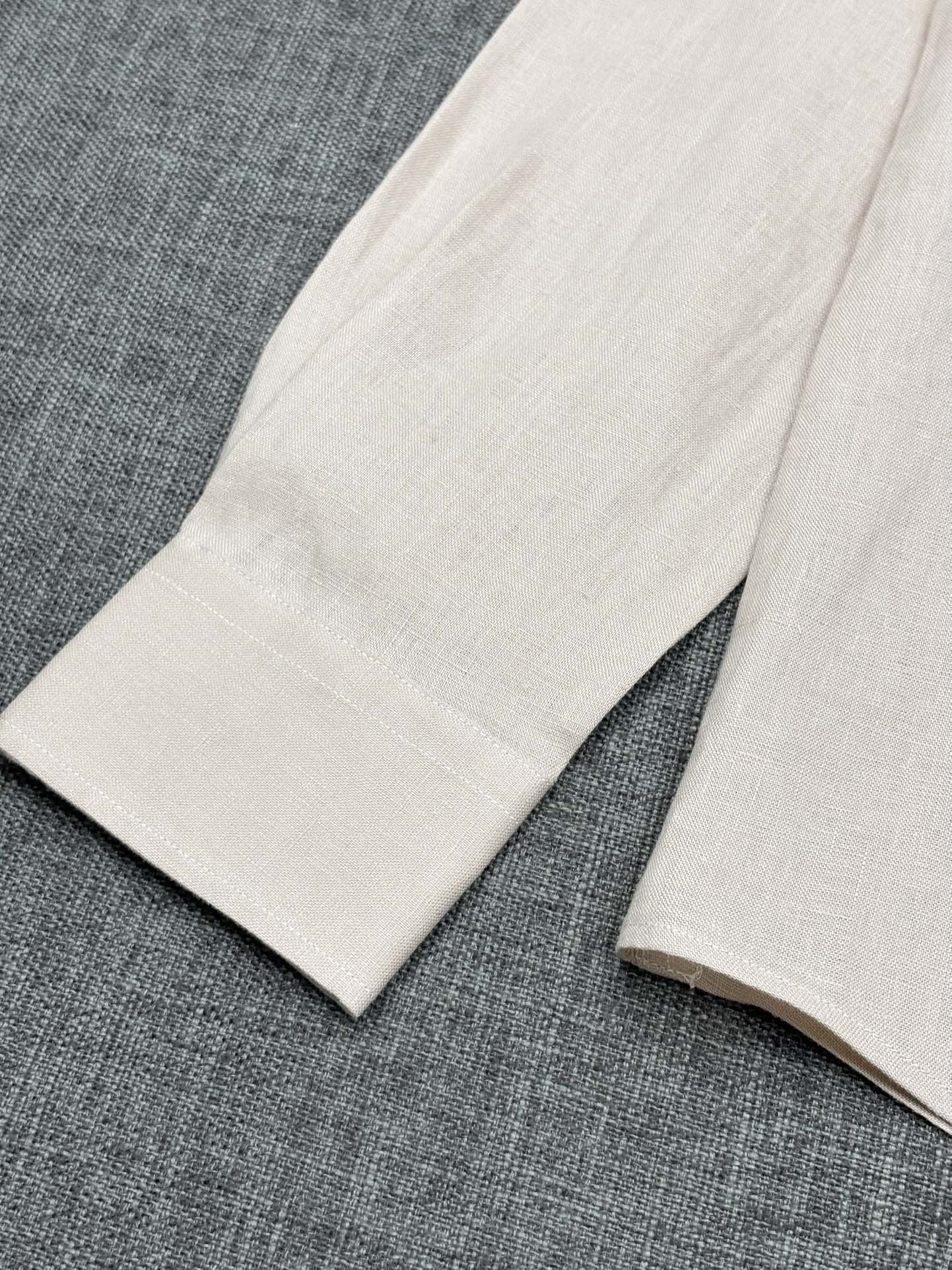 2026史诗级别的亚麻衬衫，Loro Piana独家巨献，多色入荷。原汁原味100%亚麻面料衬衫，麻料以