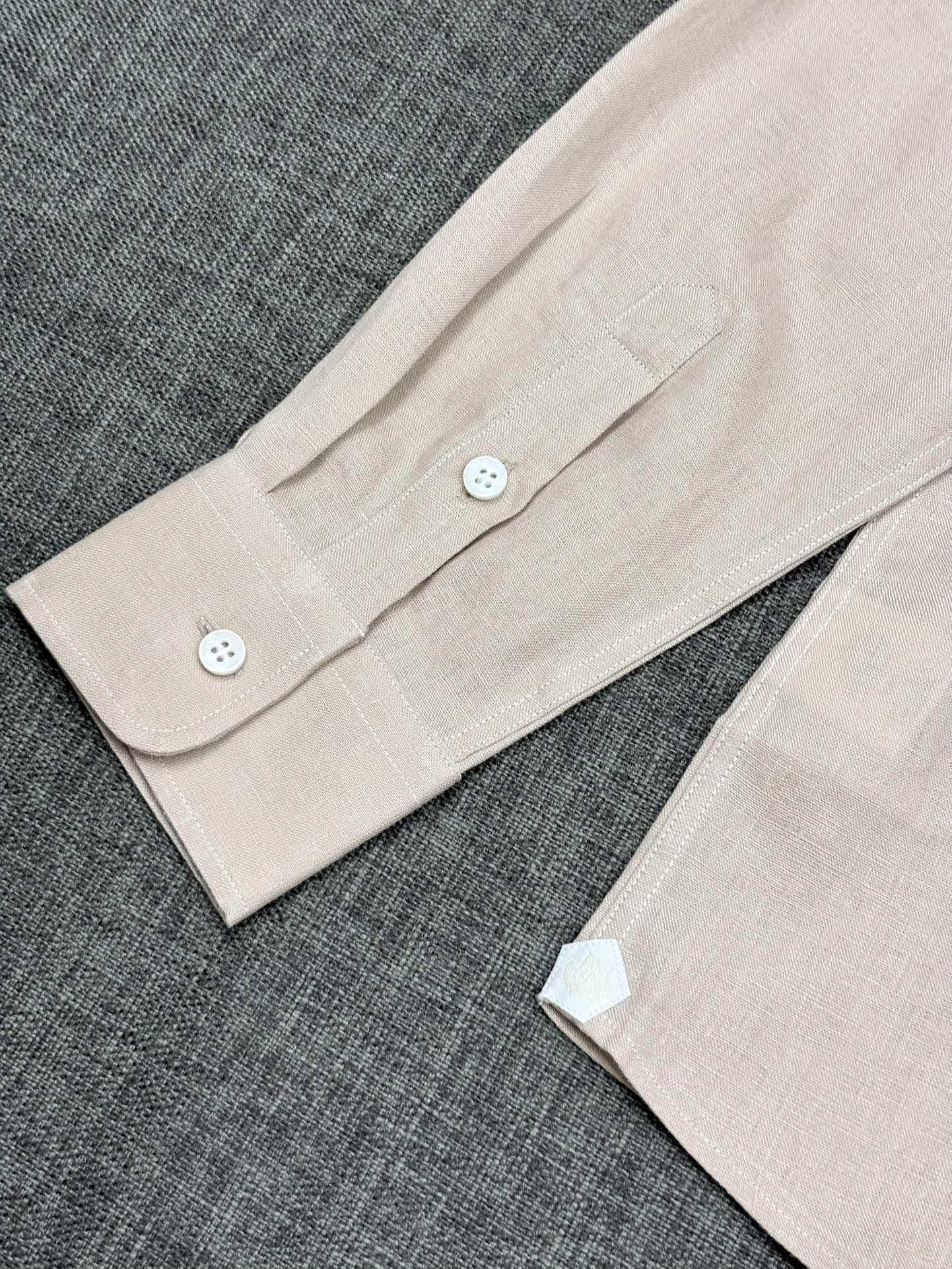 2026史诗级别的亚麻衬衫，Loro Piana独家巨献，多色入荷。原汁原味100%亚麻面料衬衫，麻料以