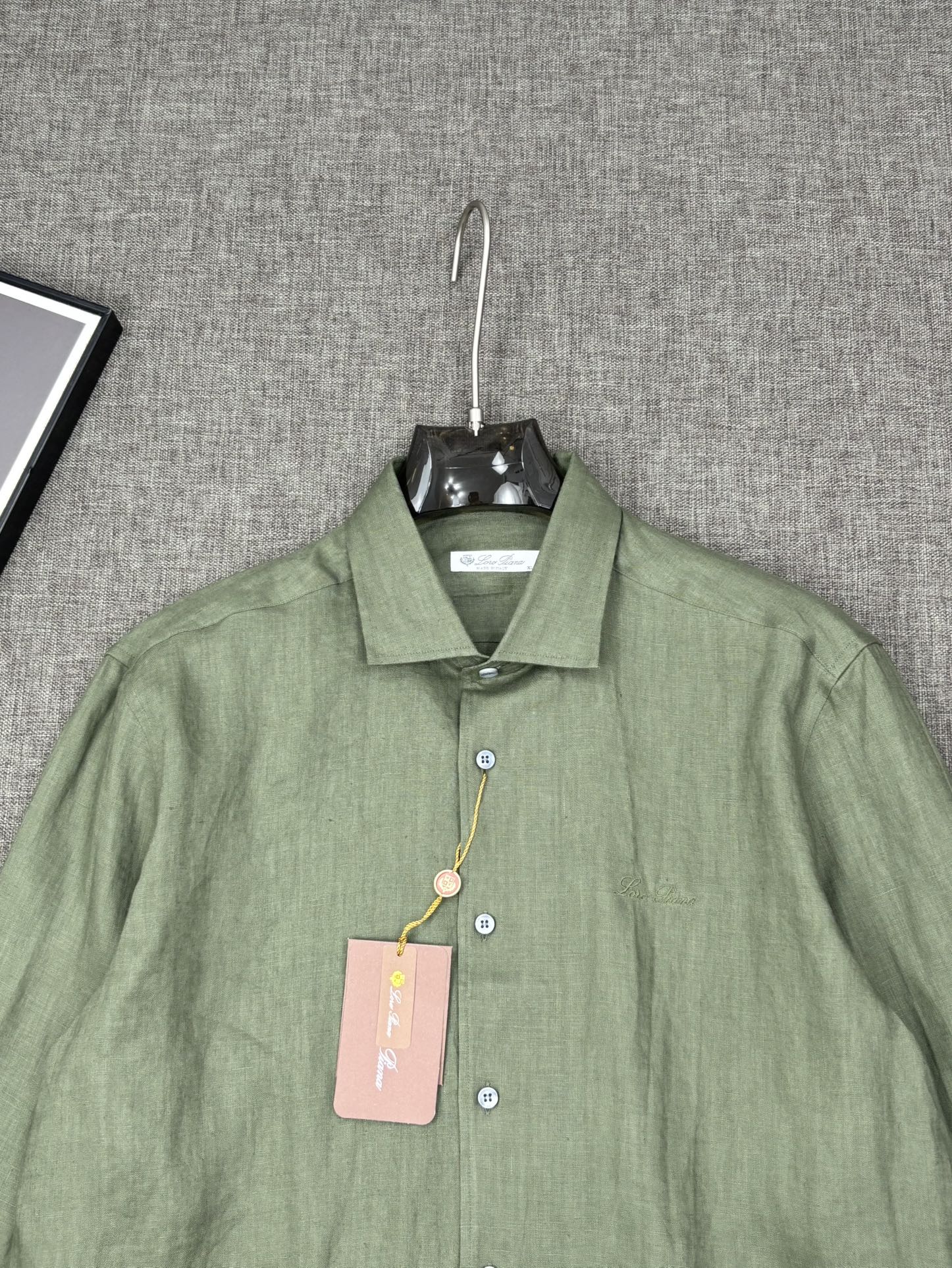 2026史诗级别的亚麻衬衫，Loro Piana独家巨献，多色入荷。原汁原味100%亚麻面料衬衫，麻料以