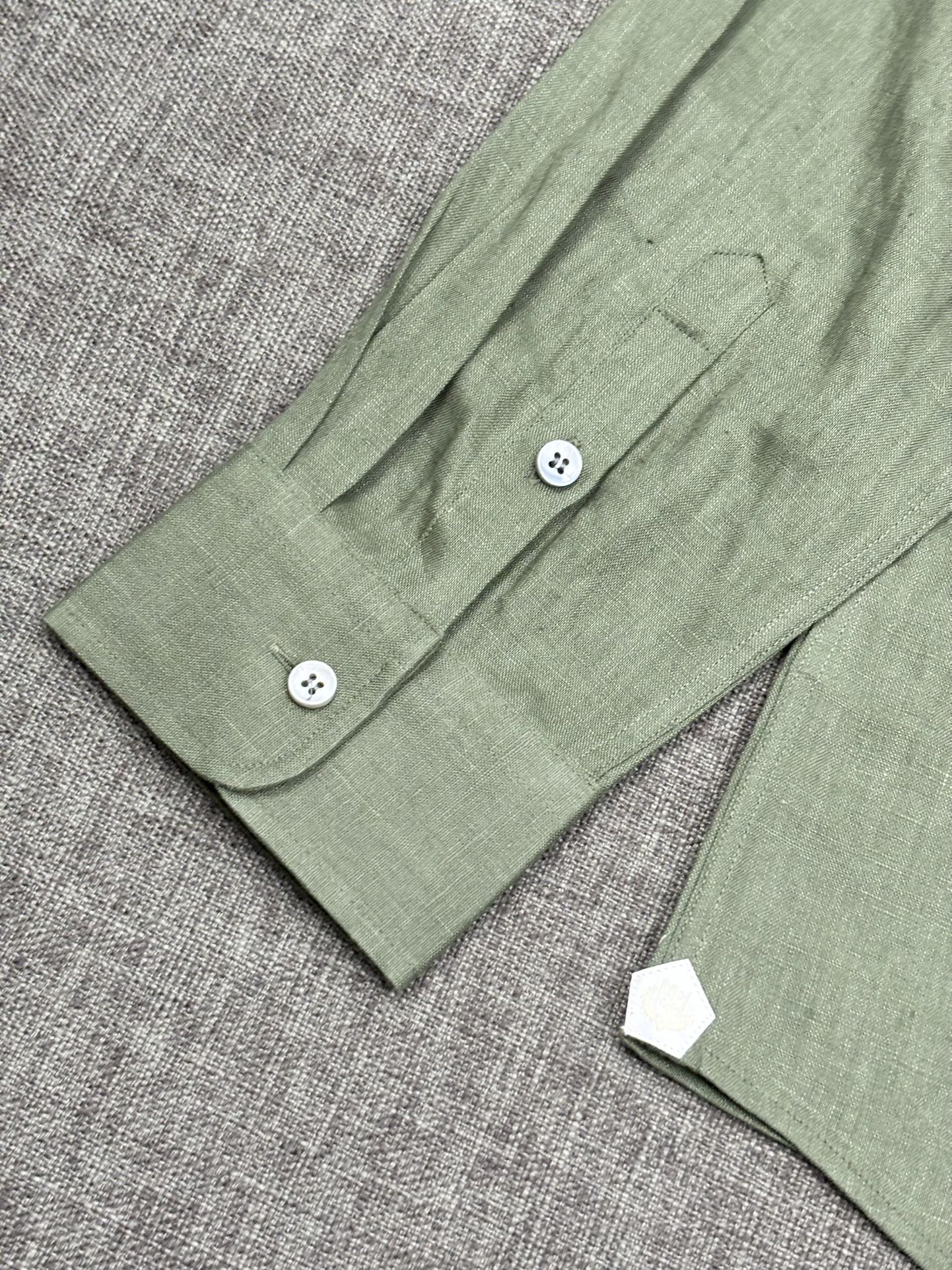 2026史诗级别的亚麻衬衫，Loro Piana独家巨献，多色入荷。原汁原味100%亚麻面料衬衫，麻料以