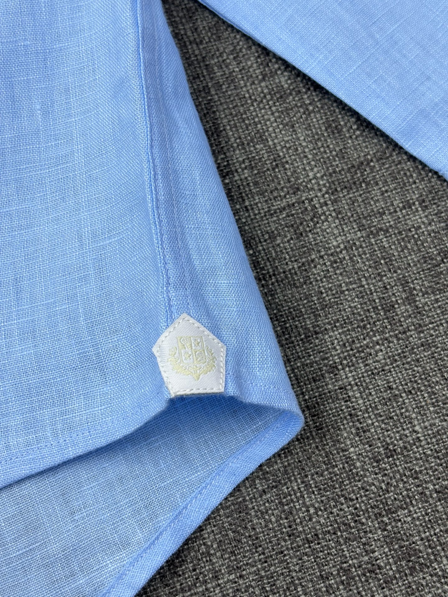 2026史诗级别的亚麻衬衫，Loro Piana独家巨献，多色入荷。原汁原味100%亚麻面料衬衫，麻料以