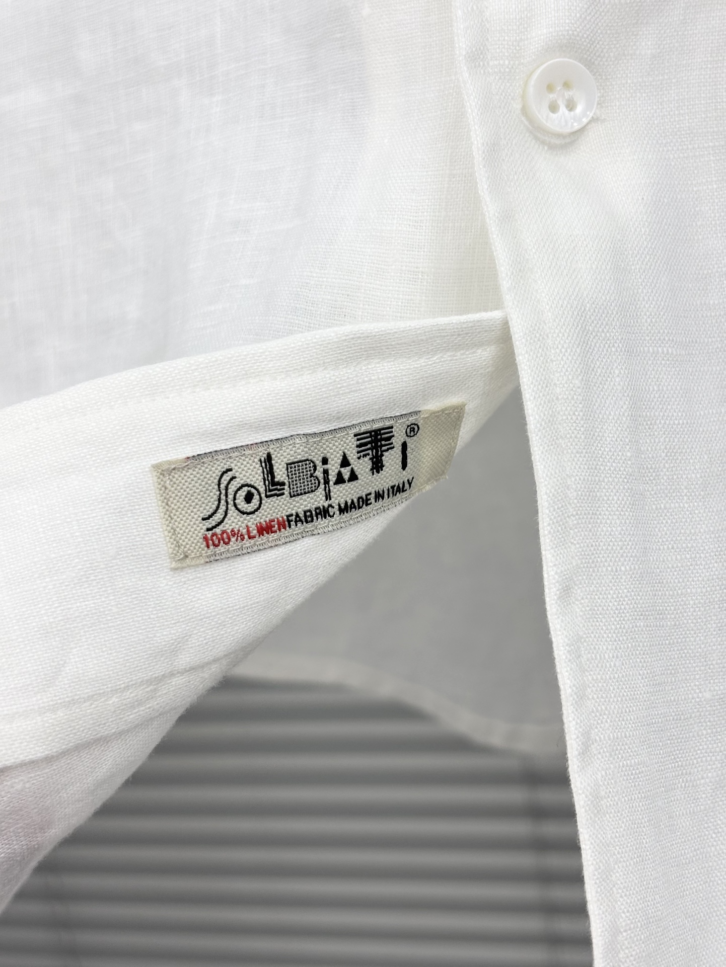 史诗级别的亚麻衬衫，lP🆕独家巨献，胸前刺绣logo多色入荷。原汁原味100%亚麻面料衬衫，麻料以其独特