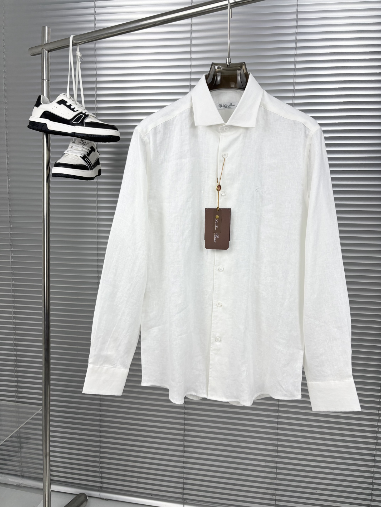 史诗级别的亚麻衬衫，lP🆕独家巨献，胸前刺绣logo多色入荷。原汁原味100%亚麻面料衬衫，麻料以其独特