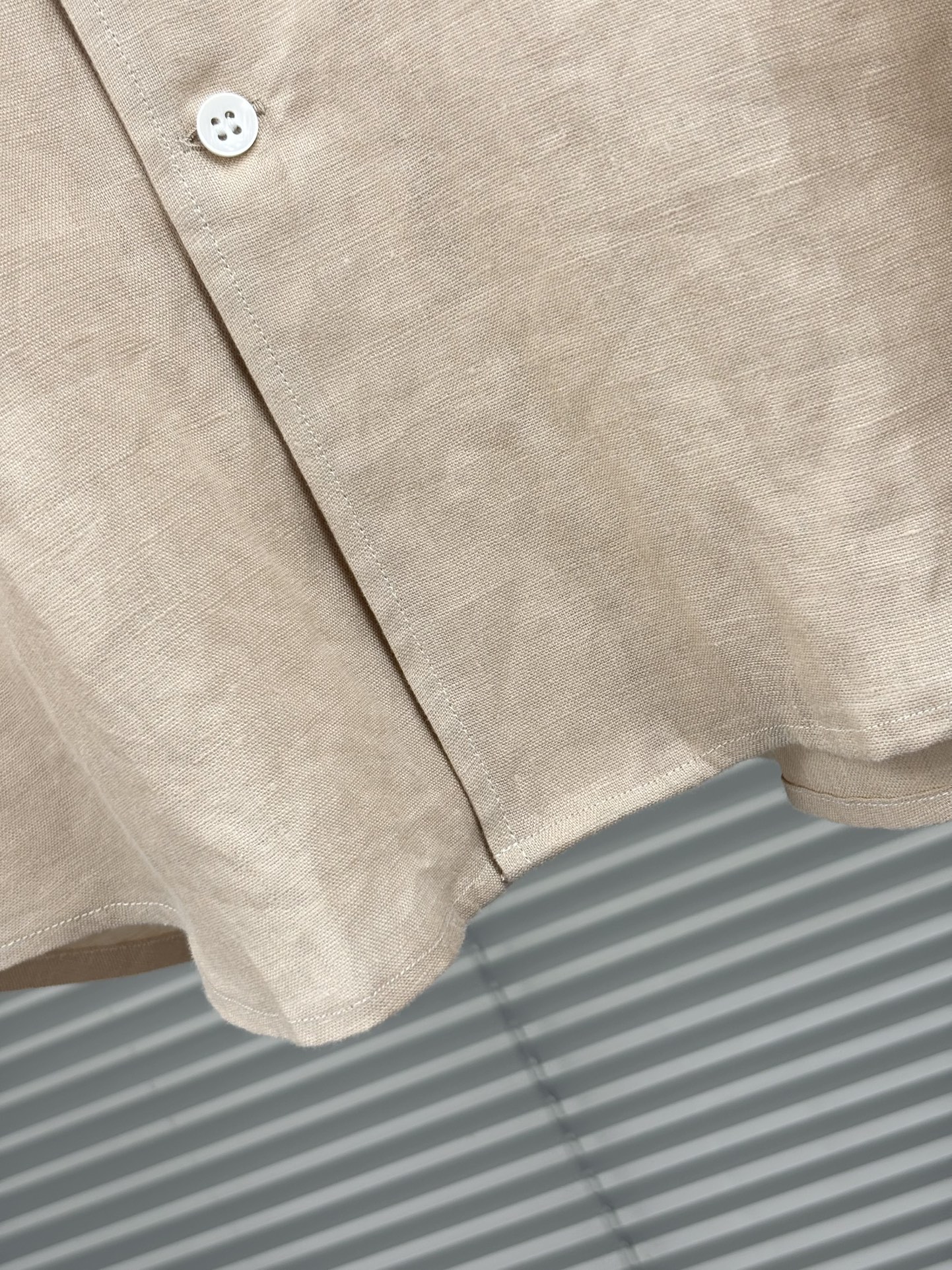 史诗级别的亚麻衬衫，lP🆕独家巨献，胸前刺绣logo多色入荷。原汁原味100%亚麻面料衬衫，麻料以其独特