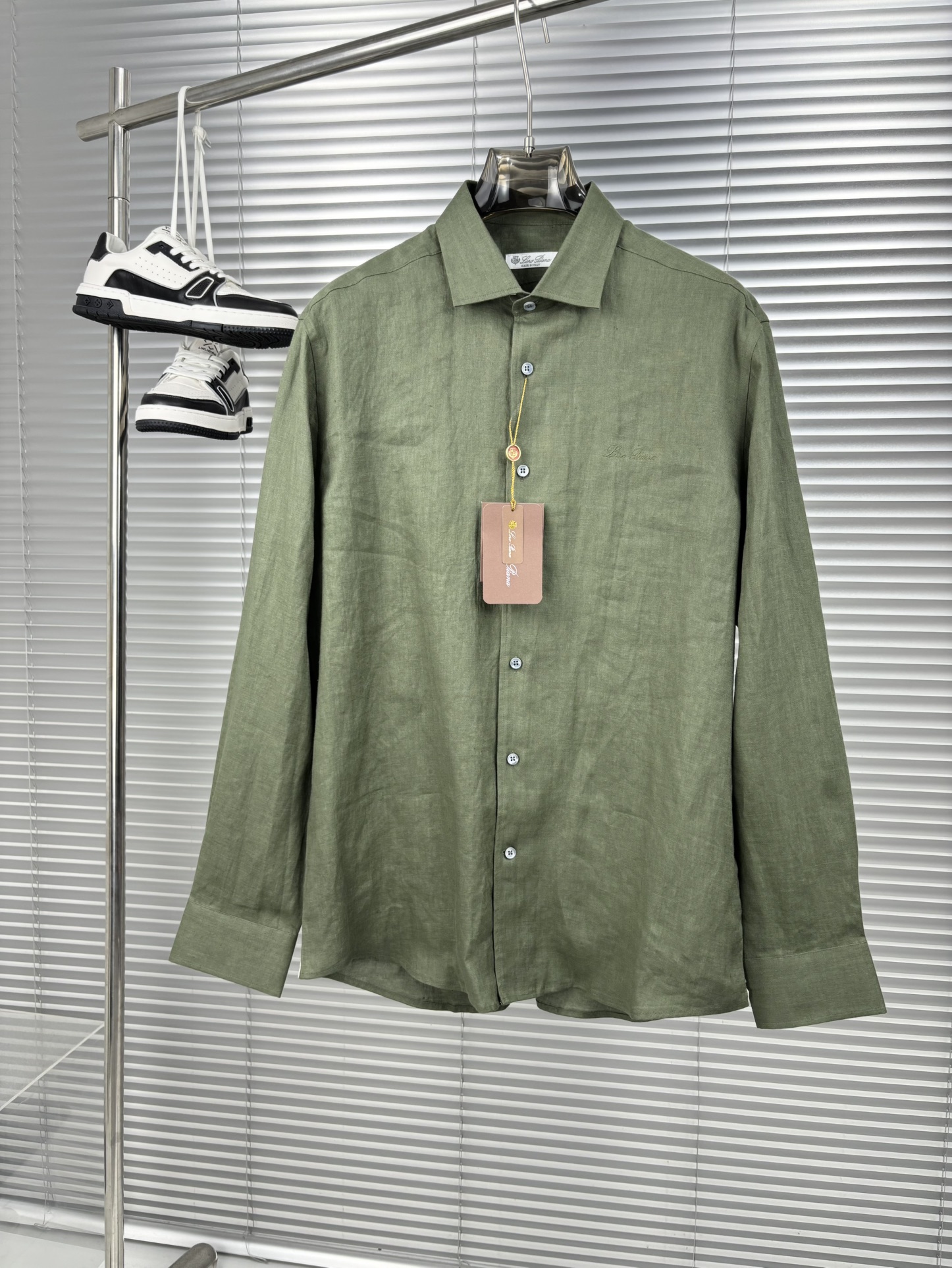 史诗级别的亚麻衬衫，lP🆕独家巨献，胸前刺绣logo多色入荷。原汁原味100%亚麻面料衬衫，麻料以其独特