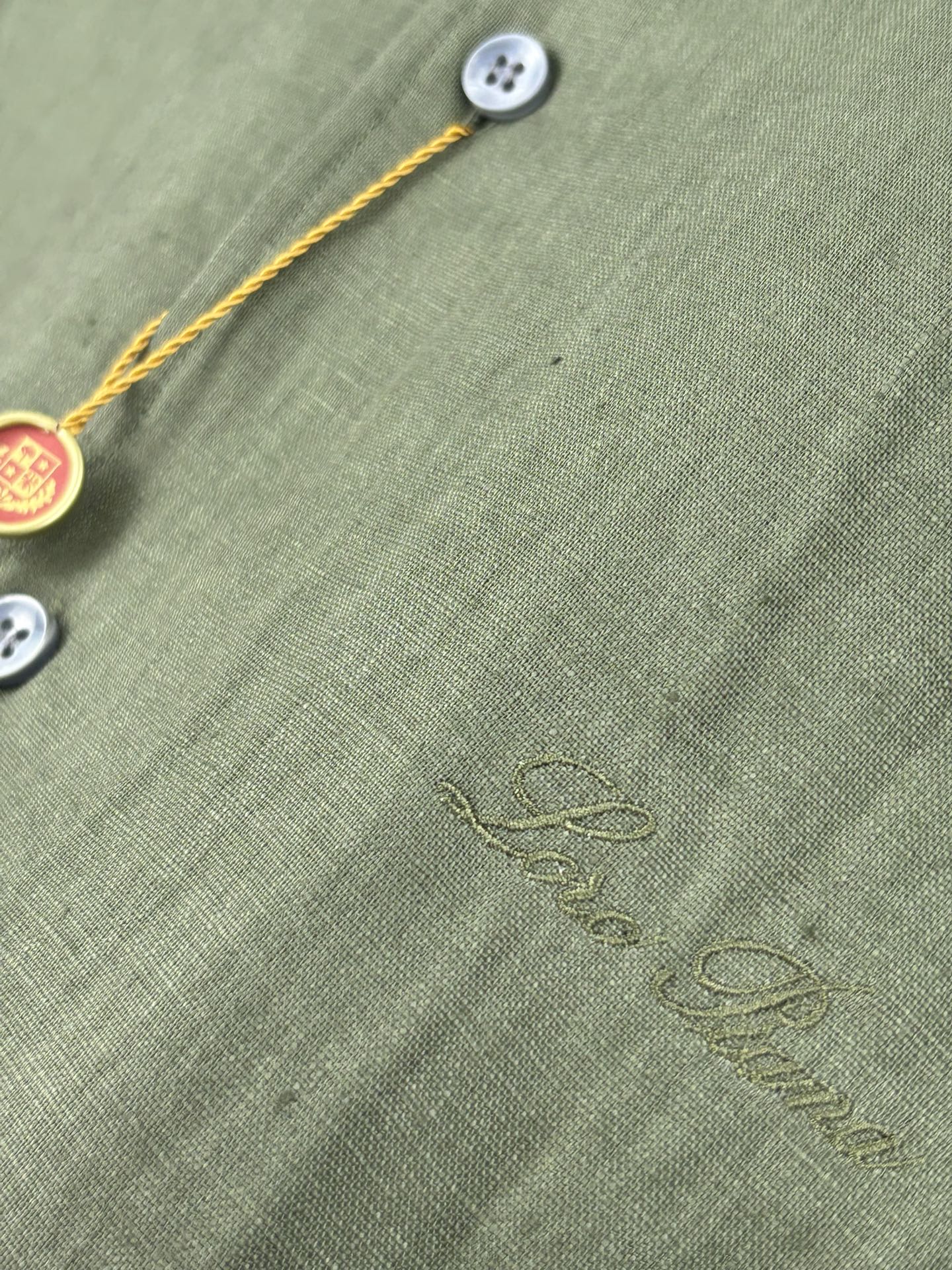 史诗级别的亚麻衬衫，lP🆕独家巨献，胸前刺绣logo多色入荷。原汁原味100%亚麻面料衬衫，麻料以其独特