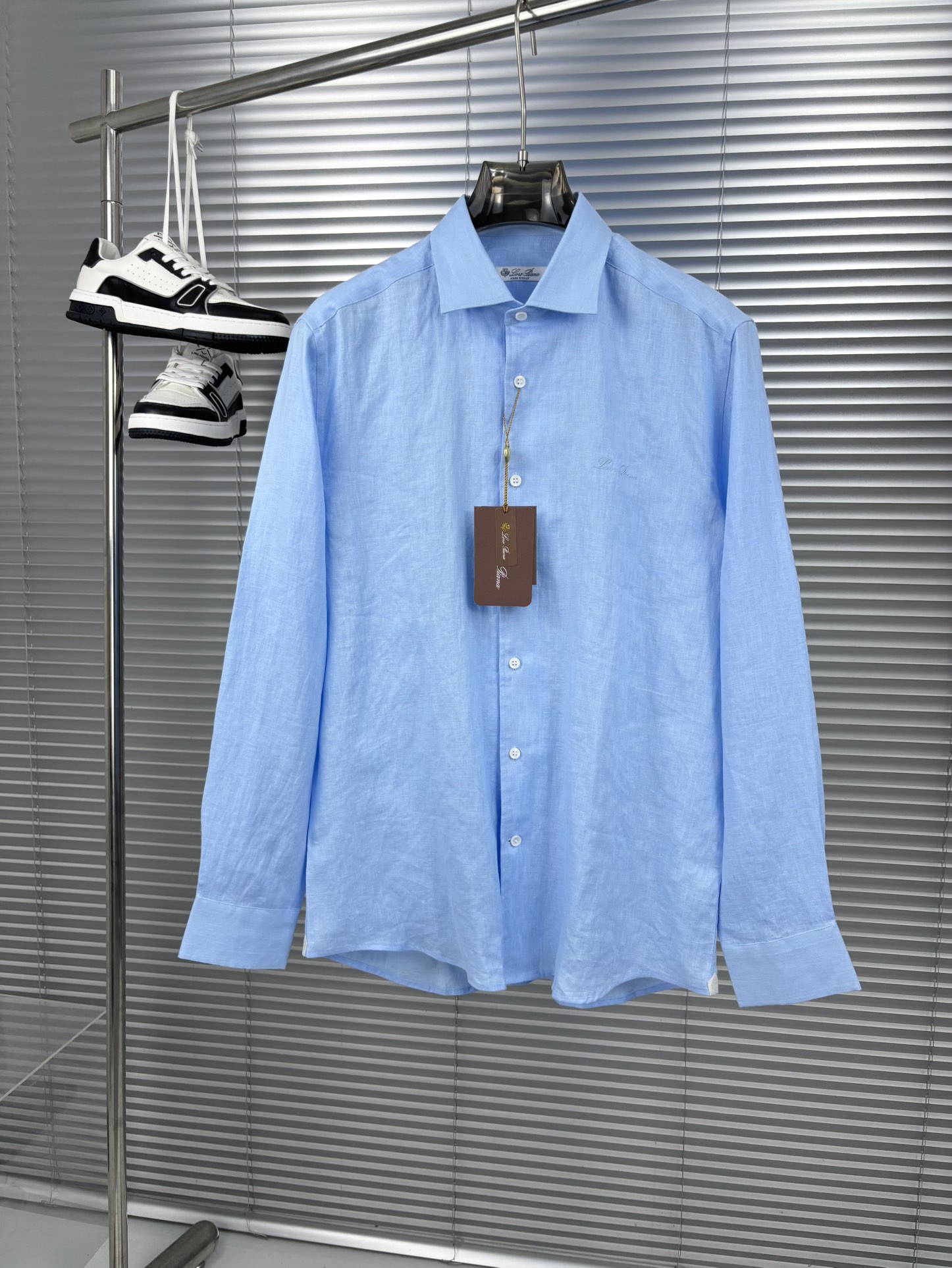 史诗级别的亚麻衬衫，lP🆕独家巨献，胸前刺绣logo多色入荷。原汁原味100%亚麻面料衬衫，麻料以其独特