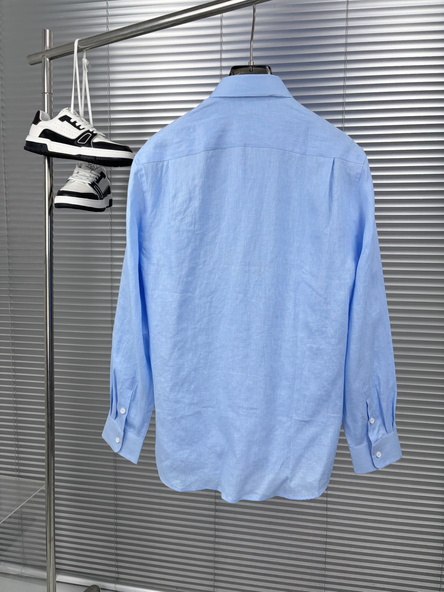 史诗级别的亚麻衬衫，lP🆕独家巨献，胸前刺绣logo多色入荷。原汁原味100%亚麻面料衬衫，麻料以其独特