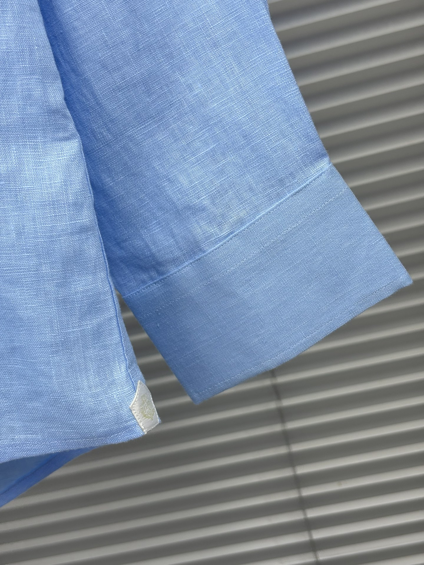 史诗级别的亚麻衬衫，lP🆕独家巨献，胸前刺绣logo多色入荷。原汁原味100%亚麻面料衬衫，麻料以其独特