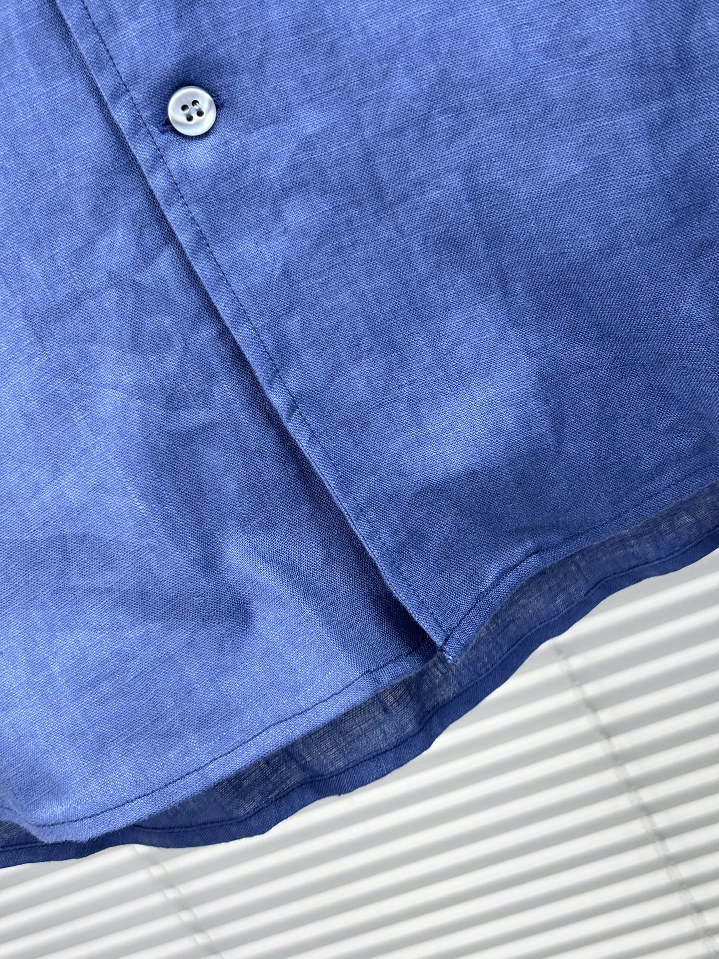 史诗级别的亚麻衬衫，lP🆕独家巨献，胸前刺绣logo多色入荷。原汁原味100%亚麻面料衬衫，麻料以其独特