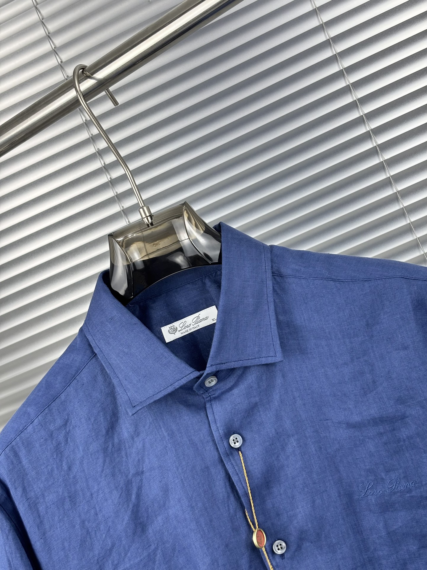 史诗级别的亚麻衬衫，lP🆕独家巨献，胸前刺绣logo多色入荷。原汁原味100%亚麻面料衬衫，麻料以其独特