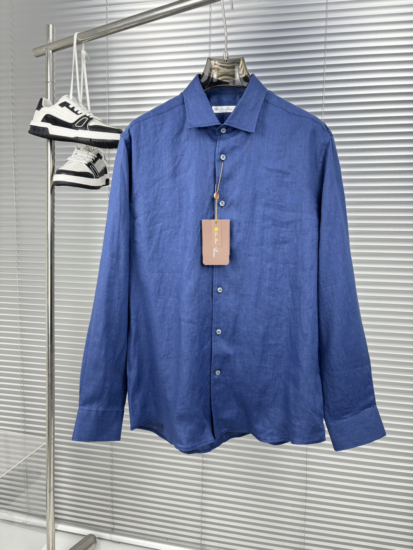 史诗级别的亚麻衬衫，lP🆕独家巨献，胸前刺绣logo多色入荷。原汁原味100%亚麻面料衬衫，麻料以其独特