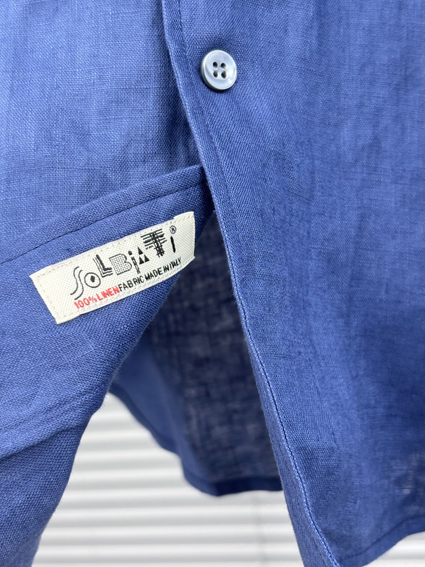 史诗级别的亚麻衬衫，lP🆕独家巨献，胸前刺绣logo多色入荷。原汁原味100%亚麻面料衬衫，麻料以其独特