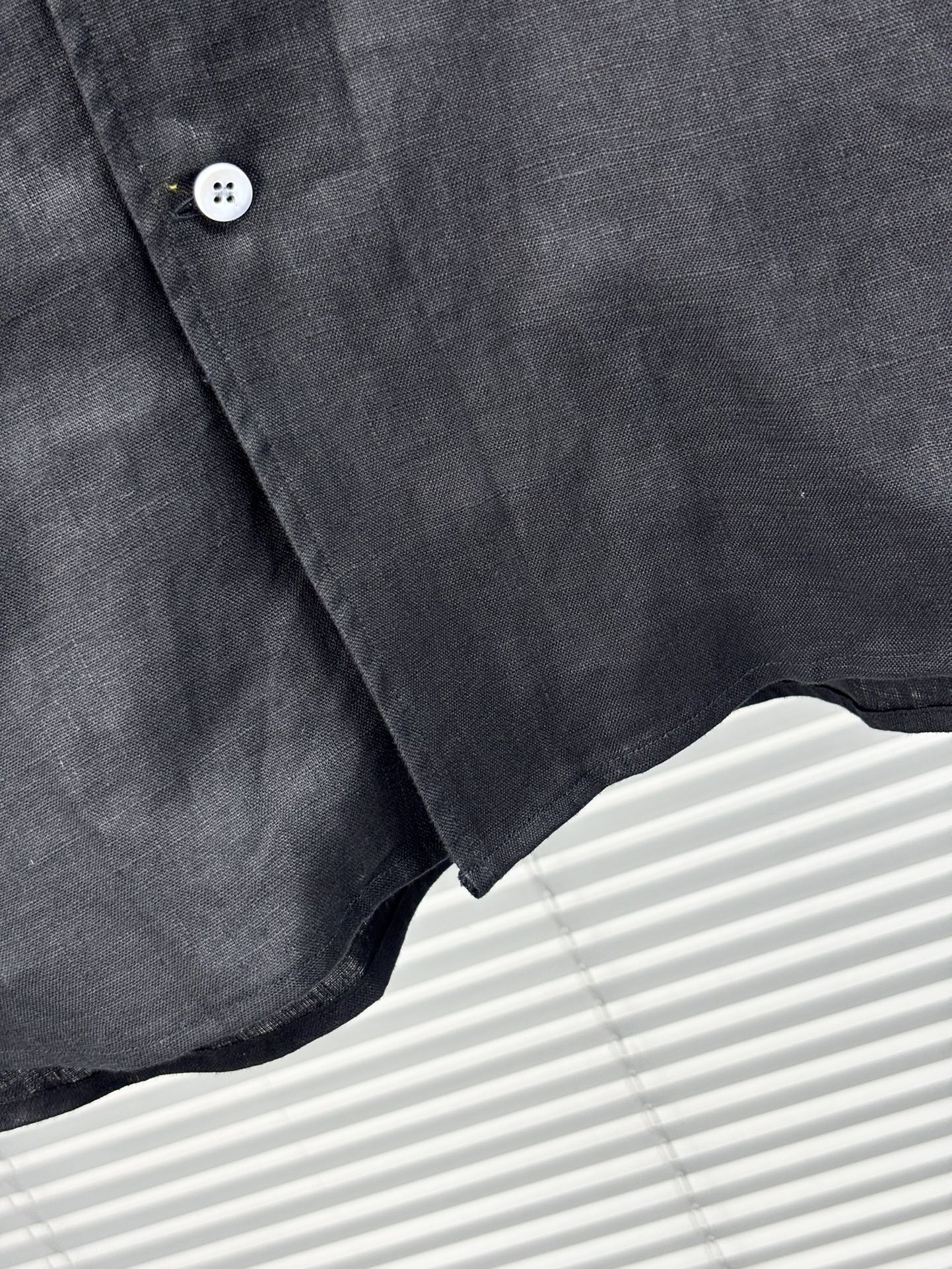 史诗级别的亚麻衬衫，lP🆕独家巨献，胸前刺绣logo多色入荷。原汁原味100%亚麻面料衬衫，麻料以其独特