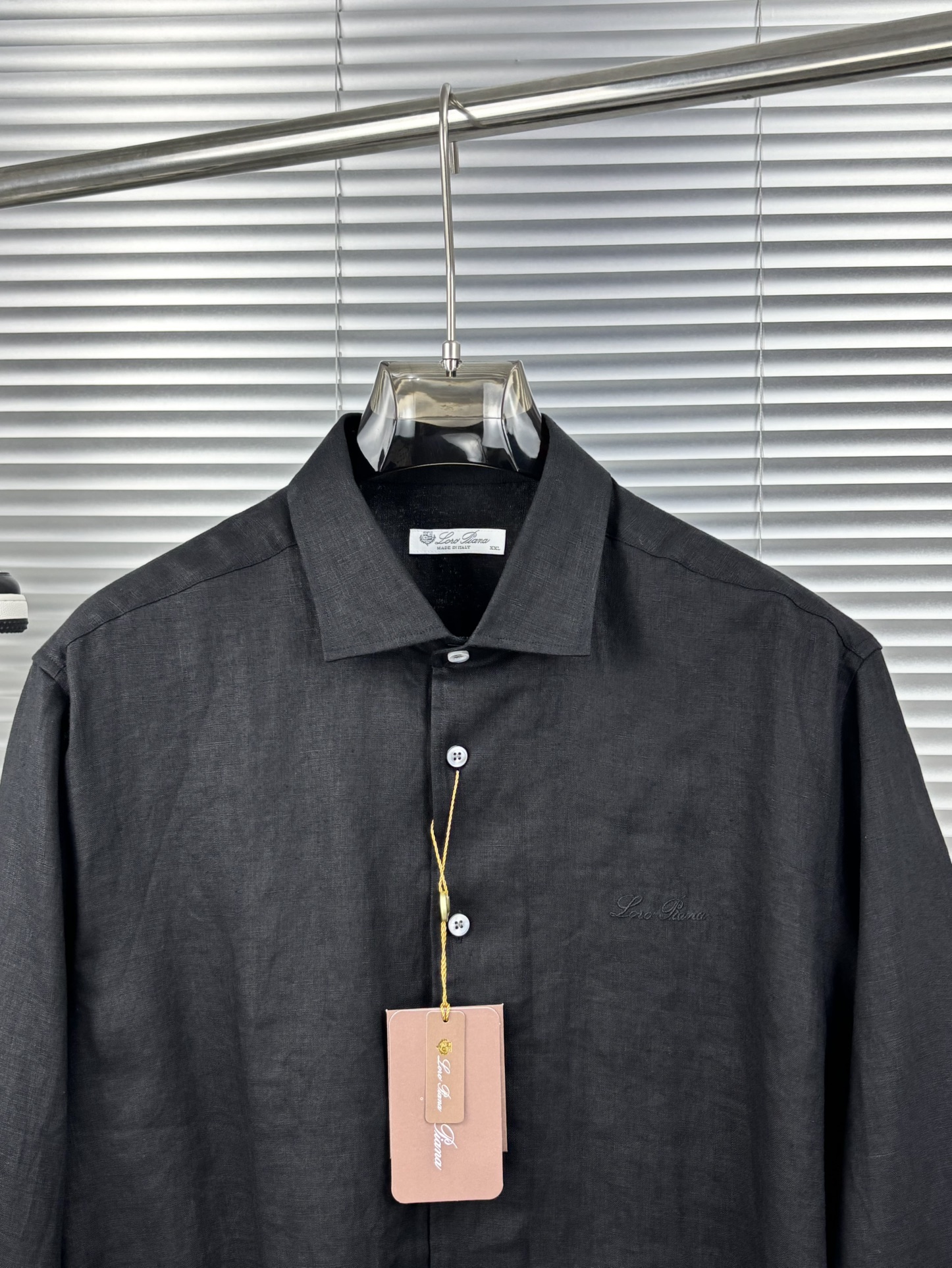 史诗级别的亚麻衬衫，lP🆕独家巨献，胸前刺绣logo多色入荷。原汁原味100%亚麻面料衬衫，麻料以其独特