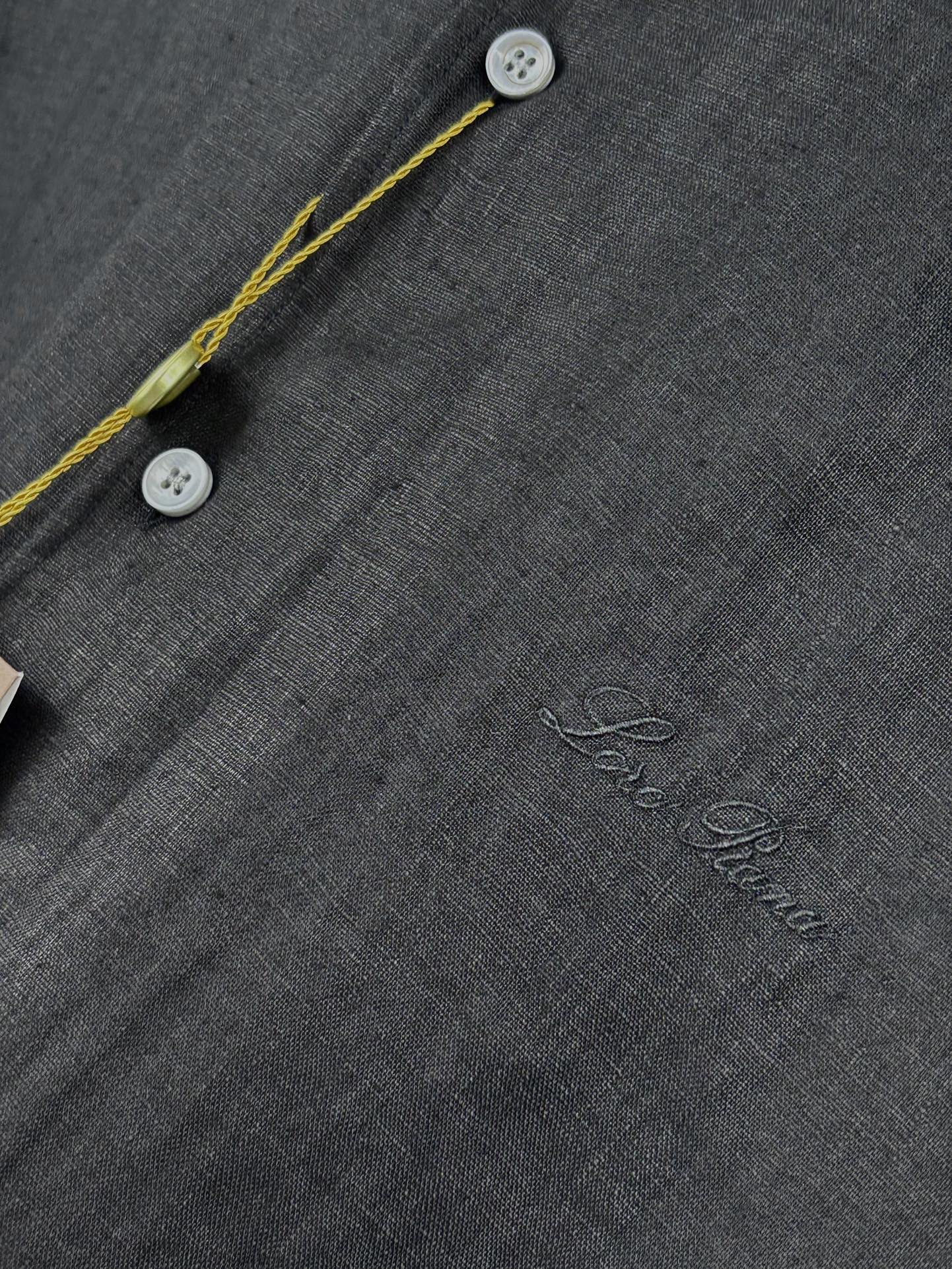 史诗级别的亚麻衬衫，lP🆕独家巨献，胸前刺绣logo多色入荷。原汁原味100%亚麻面料衬衫，麻料以其独特