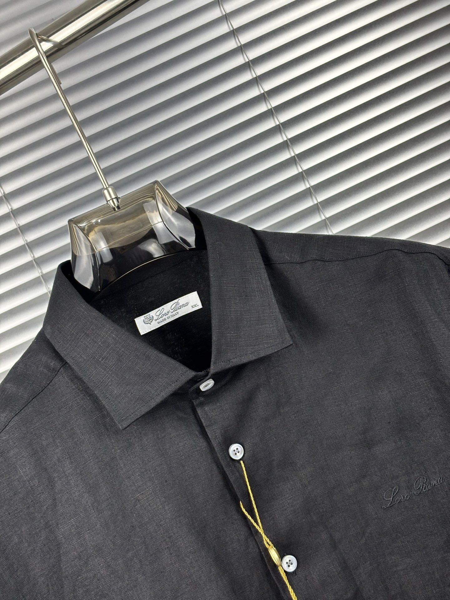 史诗级别的亚麻衬衫，lP🆕独家巨献，胸前刺绣logo多色入荷。原汁原味100%亚麻面料衬衫，麻料以其独特