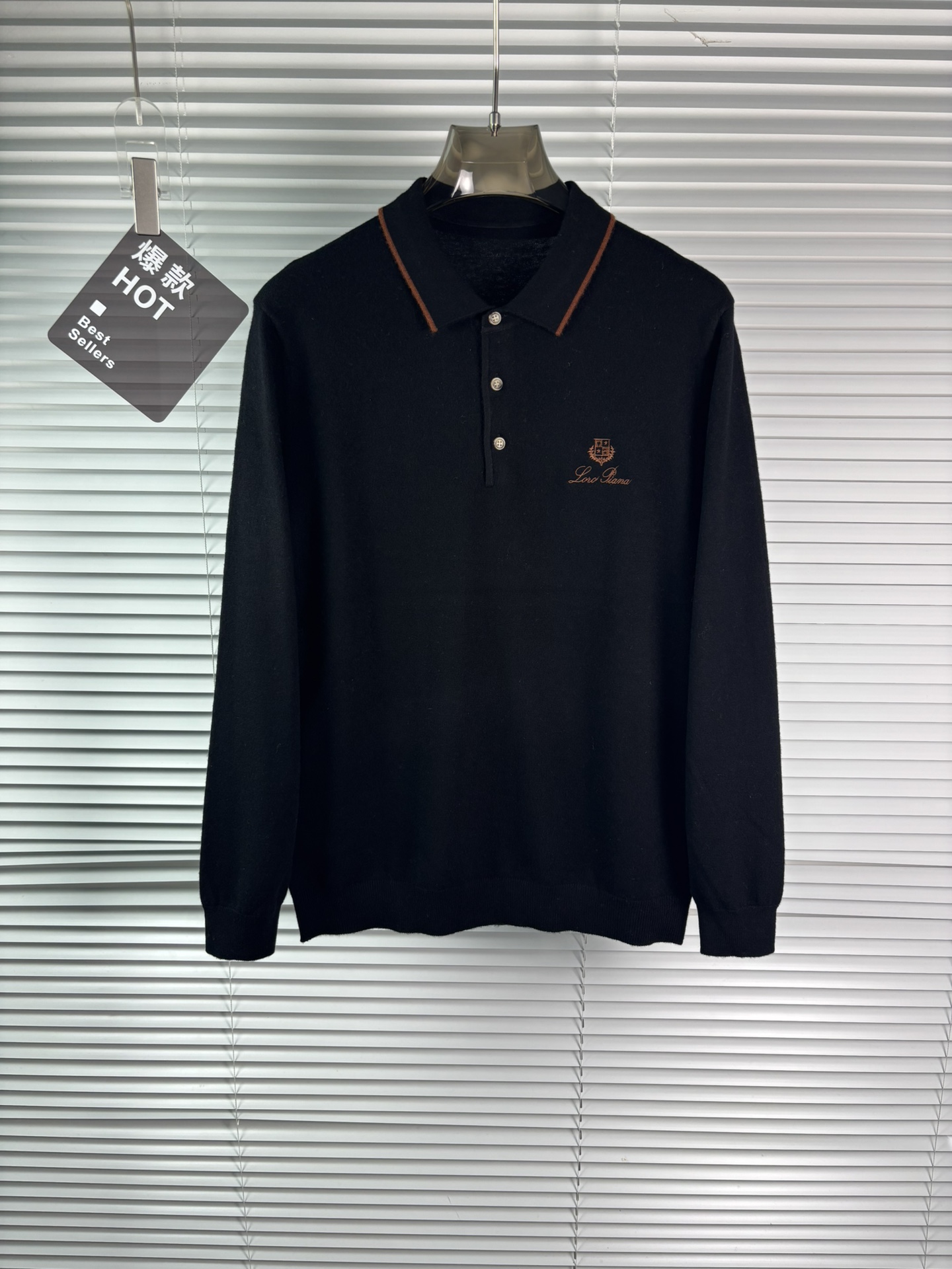 秋冬新品贸易公司渠道稀出，领先官网发售！基础款纯色针织衫单穿叠穿的好选择，修身显瘦的合身版型款式简约，螺