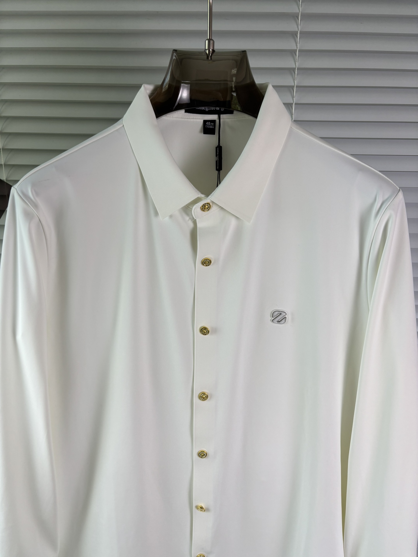 强势上新，新款不断！！！新款衬衫，高级面料高级做工，顶级品质！！！M一XXXLM穿125左右L穿140左