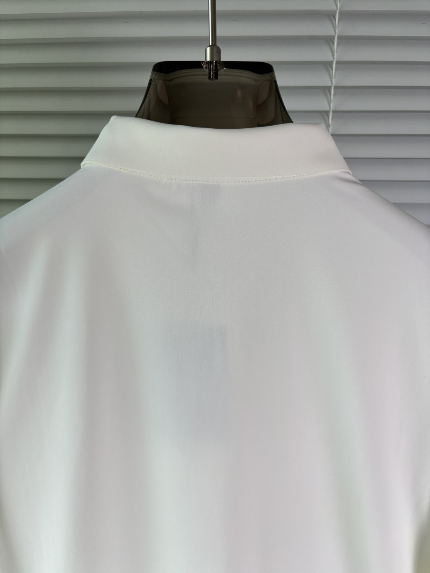 强势上新，新款不断！！！新款衬衫，高级面料高级做工，顶级品质！！！M一XXXLM穿125左右L穿140左