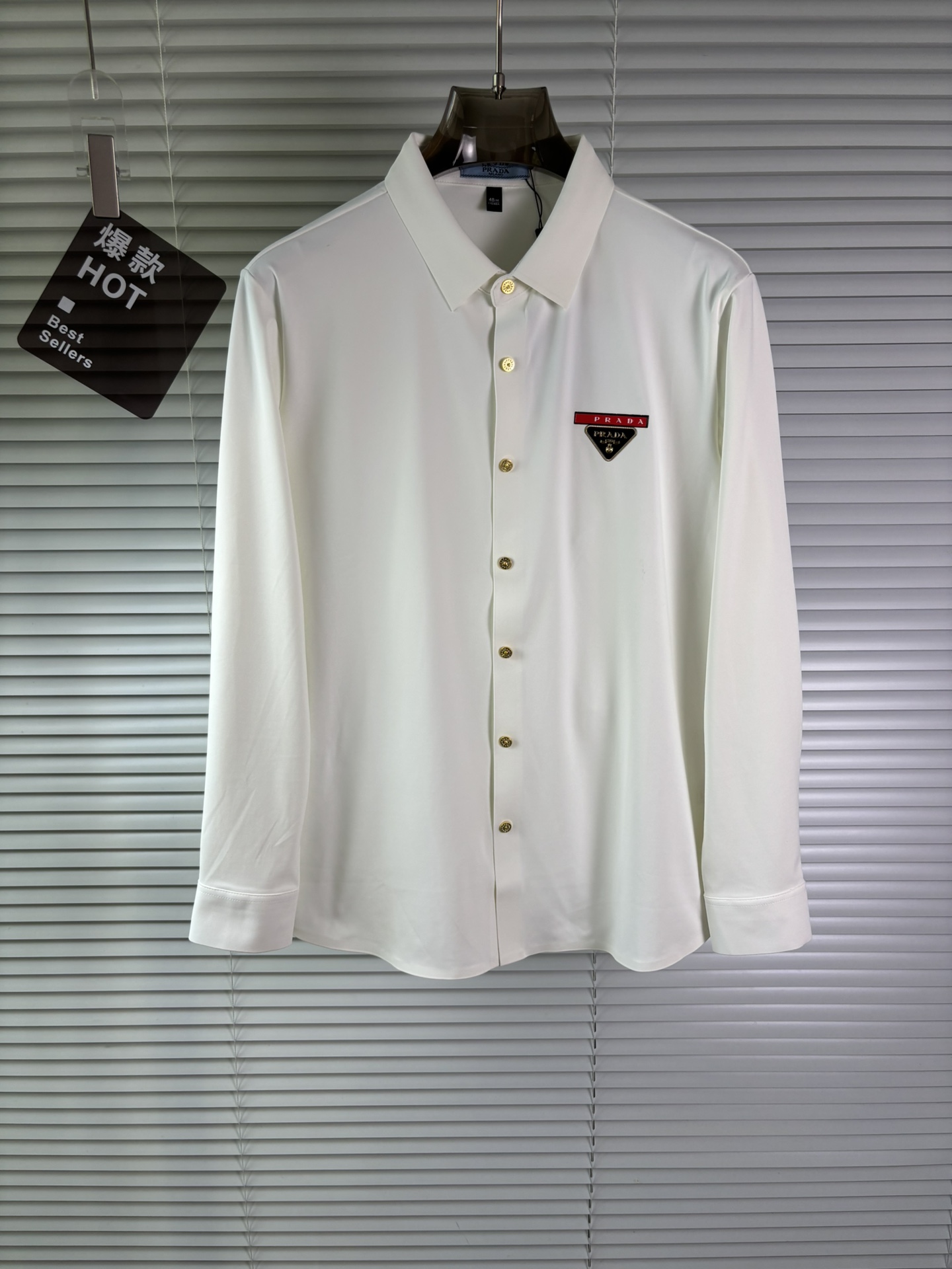 强势上新，新款不断！！！新款衬衫，高级面料高级做工，顶级品质！！！M一XXXLM穿125左右L穿140左