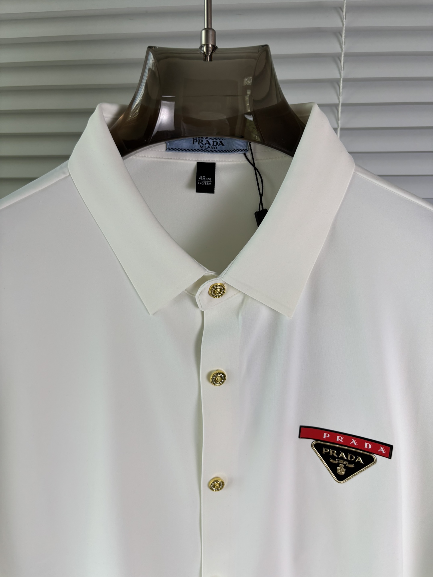 强势上新，新款不断！！！新款衬衫，高级面料高级做工，顶级品质！！！M一XXXLM穿125左右L穿140左