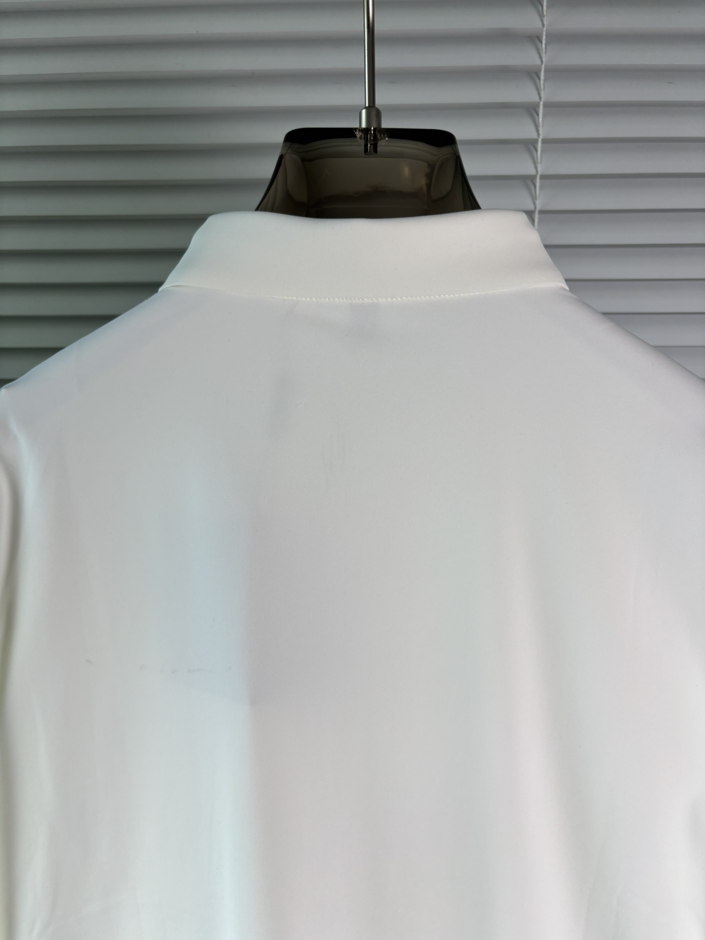 强势上新，新款不断！！！新款衬衫，高级面料高级做工，顶级品质！！！M一XXXLM穿125左右L穿140左