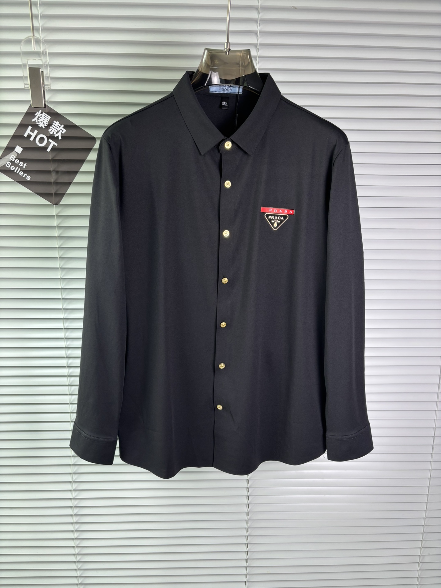 强势上新，新款不断！！！新款衬衫，高级面料高级做工，顶级品质！！！M一XXXLM穿125左右L穿140左