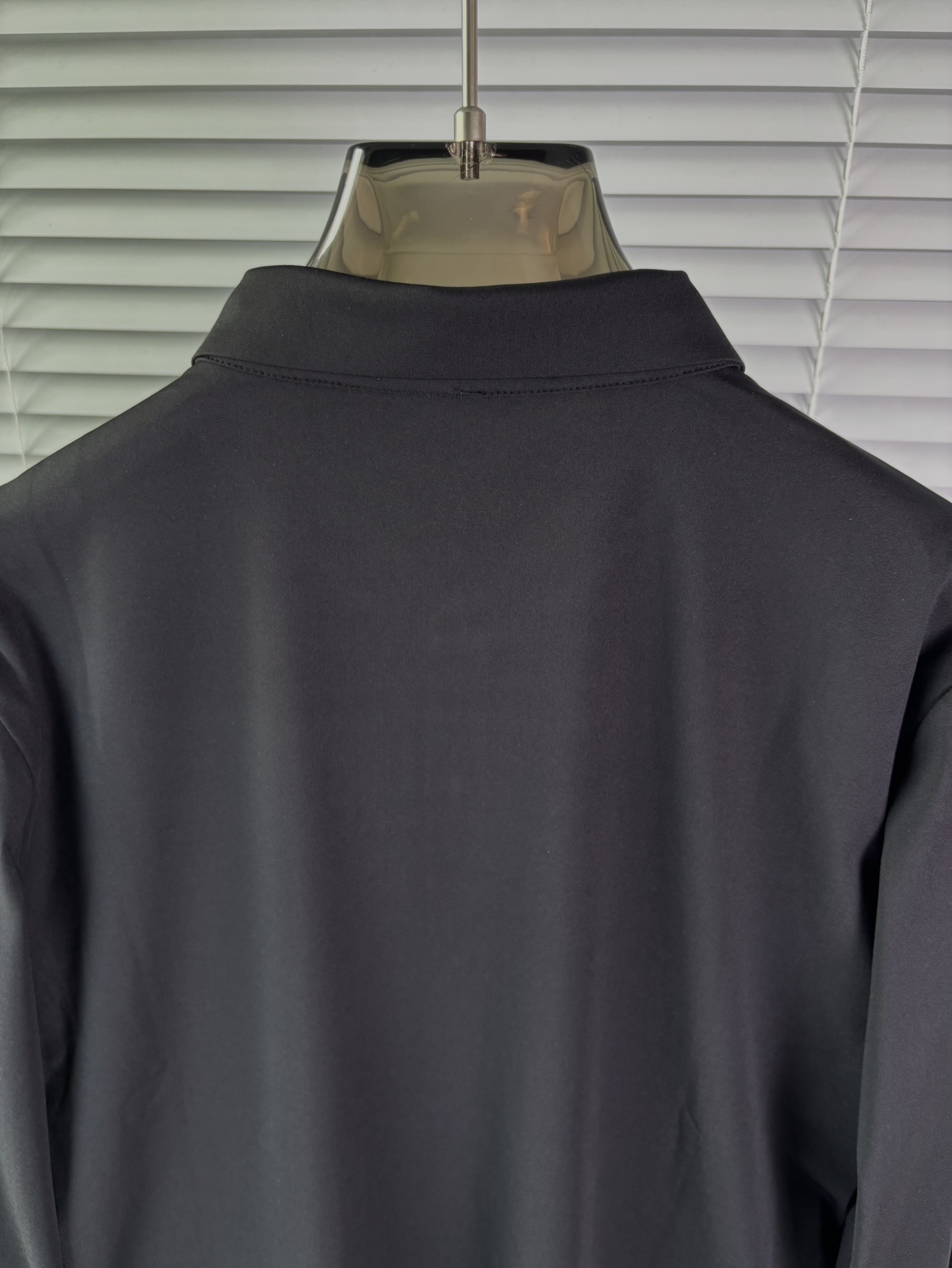 强势上新，新款不断！！！新款衬衫，高级面料高级做工，顶级品质！！！M一XXXLM穿125左右L穿140左