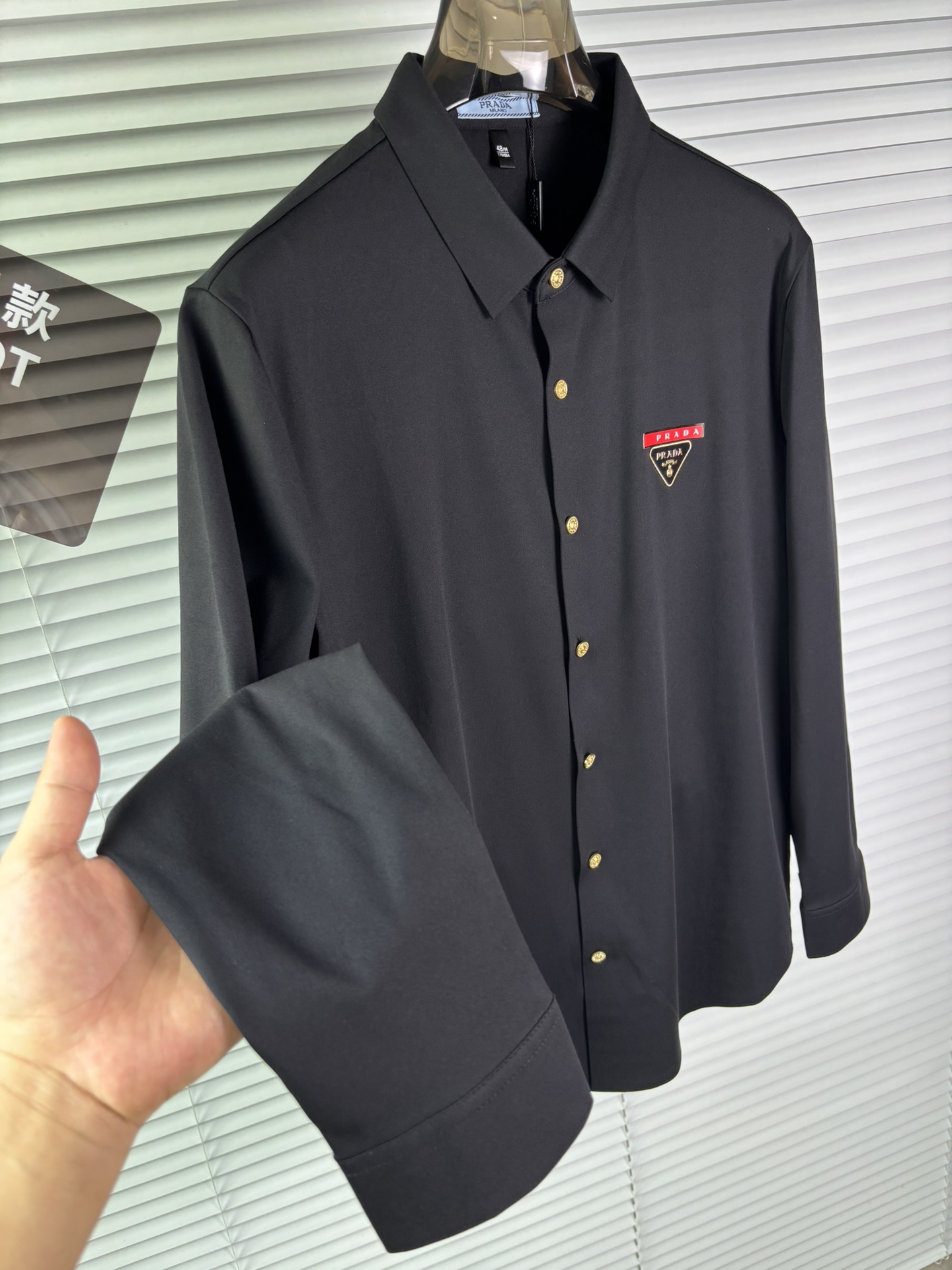 强势上新，新款不断！！！新款衬衫，高级面料高级做工，顶级品质！！！M一XXXLM穿125左右L穿140左