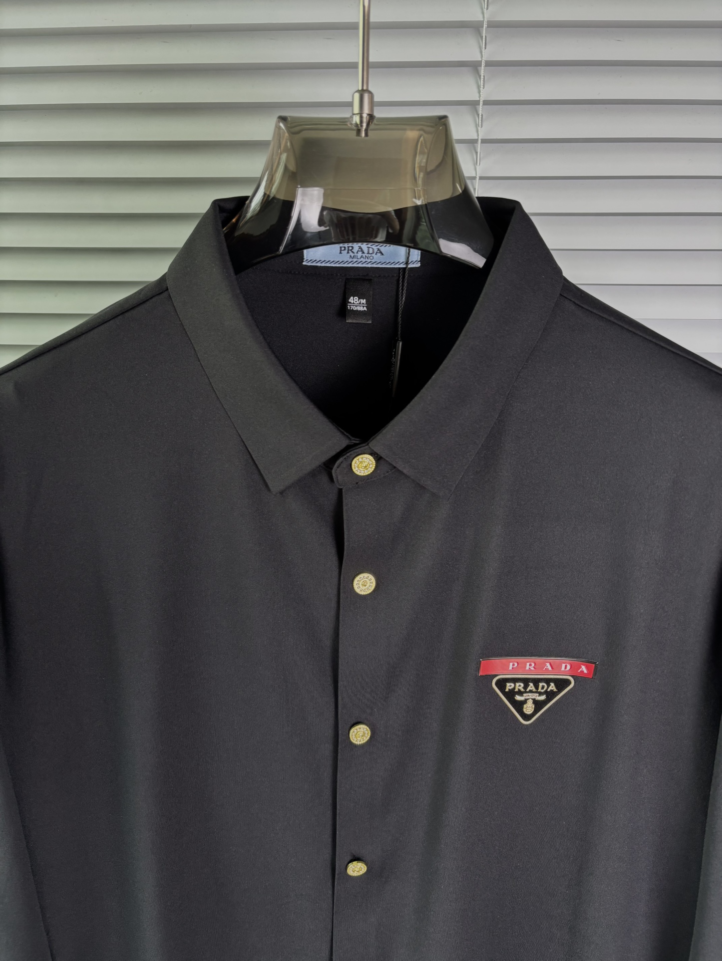 强势上新，新款不断！！！新款衬衫，高级面料高级做工，顶级品质！！！M一XXXLM穿125左右L穿140左