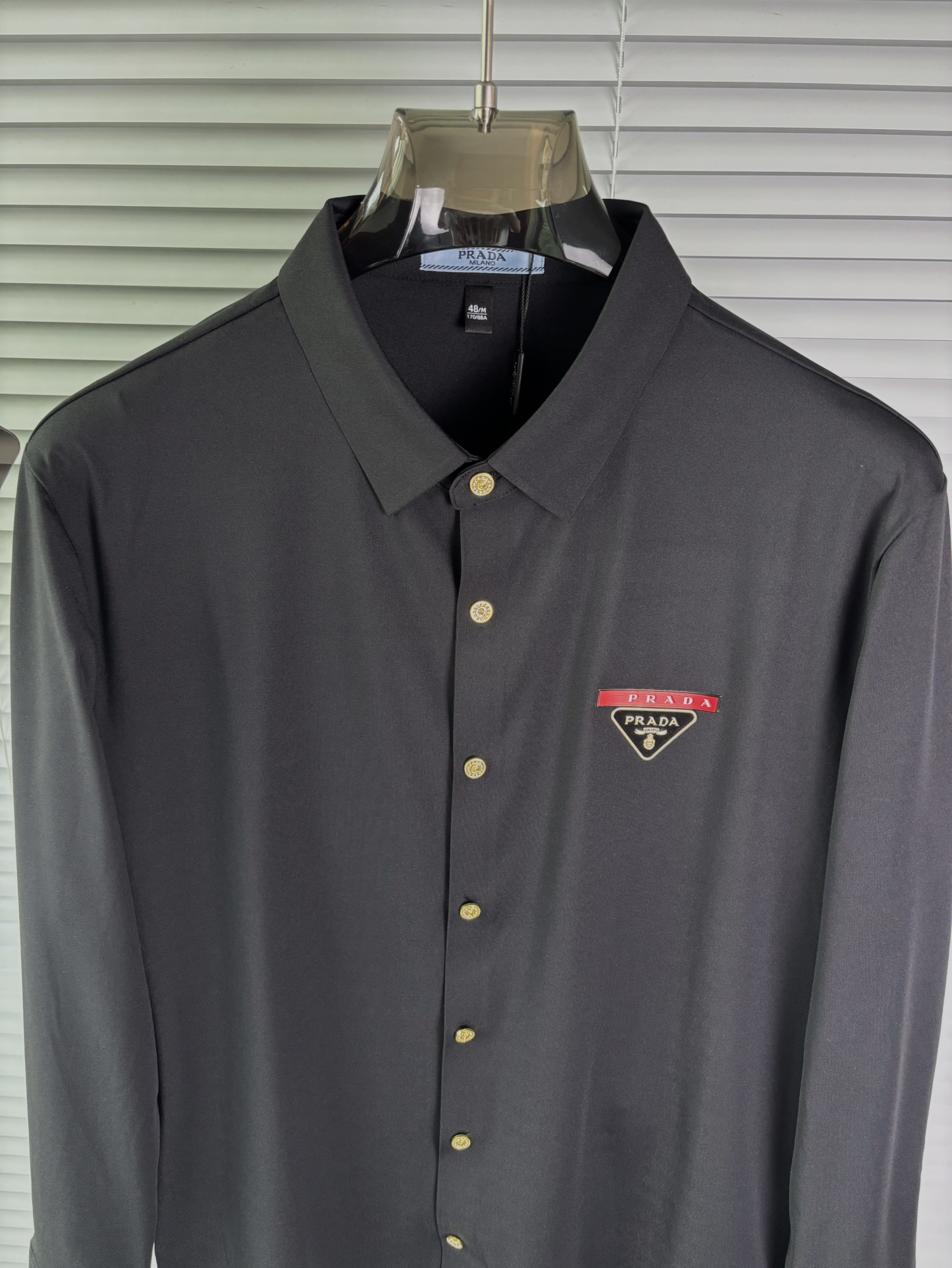 强势上新，新款不断！！！新款衬衫，高级面料高级做工，顶级品质！！！M一XXXLM穿125左右L穿140左