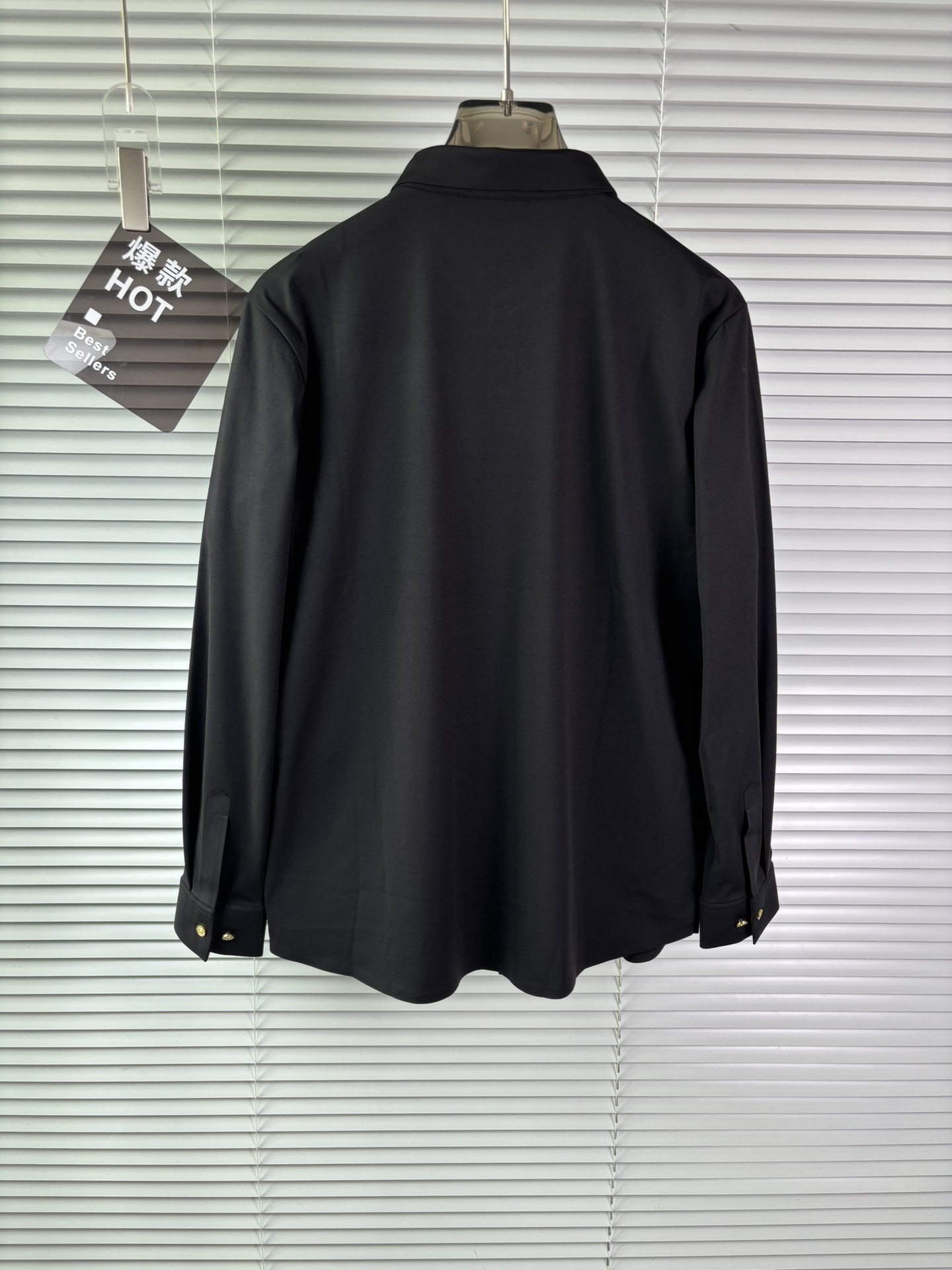 强势上新，新款不断！！！新款衬衫，高级面料高级做工，顶级品质！！！M一XXXLM穿125左右L穿140左