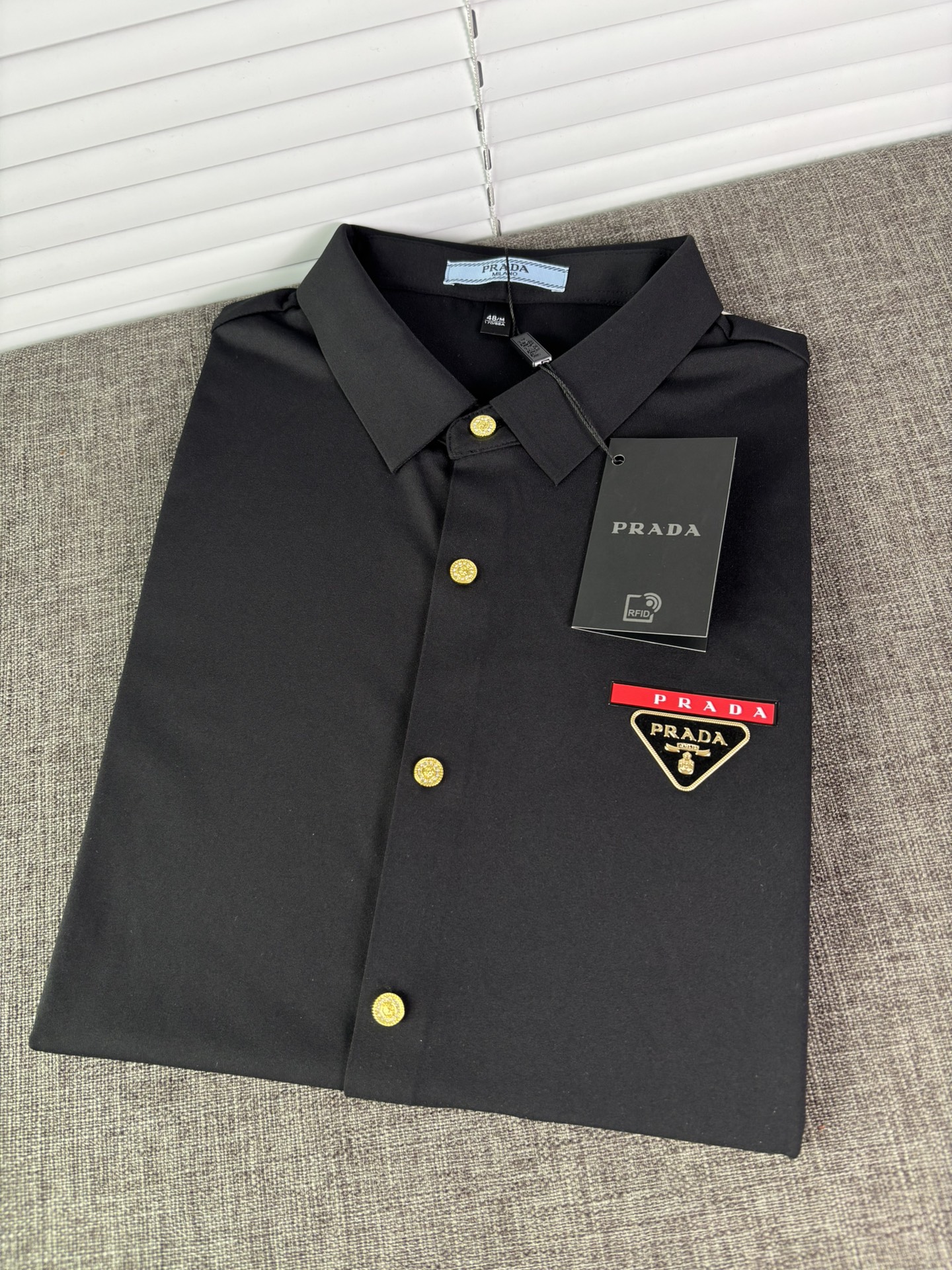 强势上新，新款不断！！！新款衬衫，高级面料高级做工，顶级品质！！！M一XXXLM穿125左右L穿140左