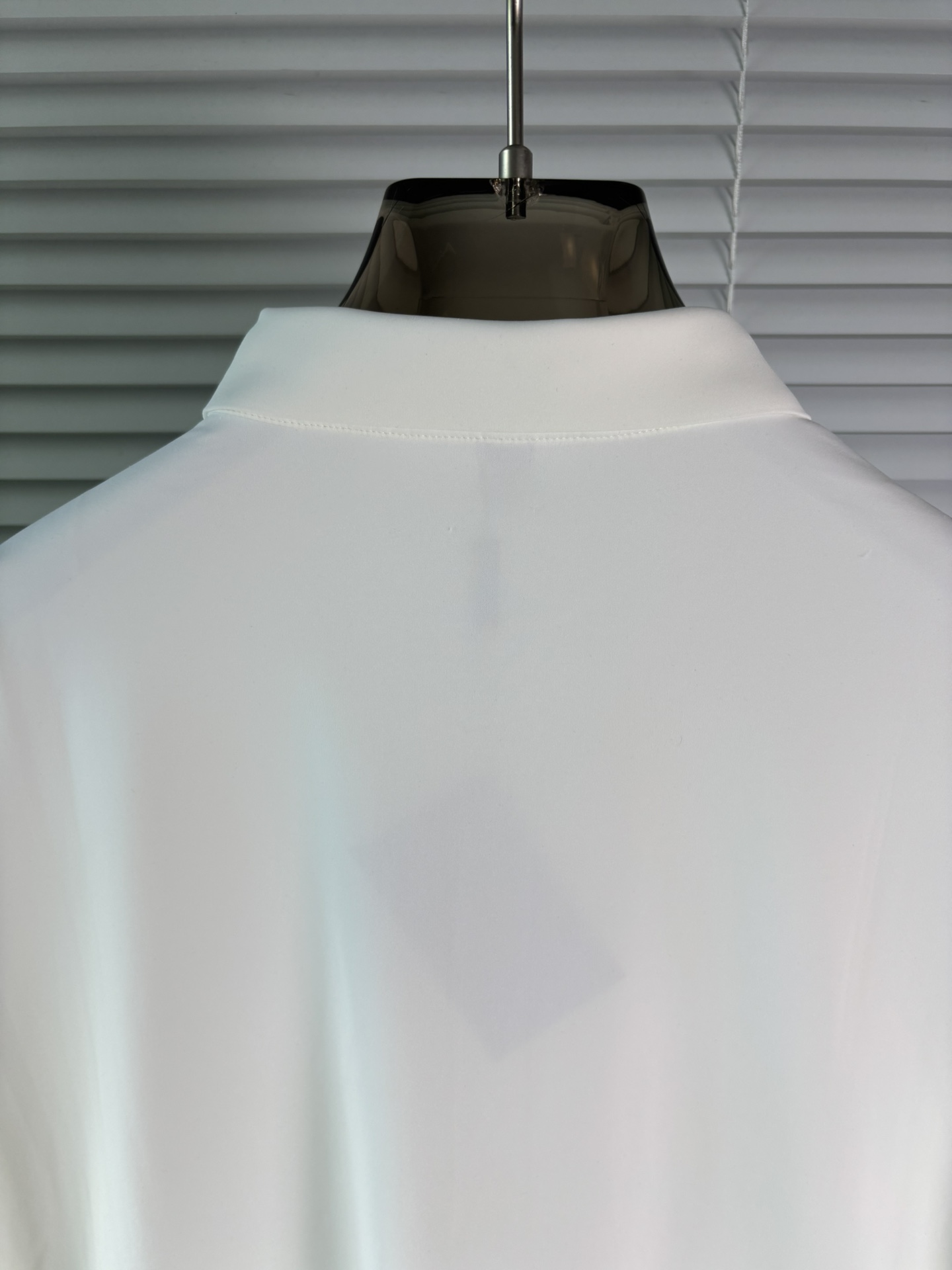 强势上新，新款不断！！！新款衬衫，高级面料高级做工，顶级品质！！！M一XXXLM穿125左右L穿140左